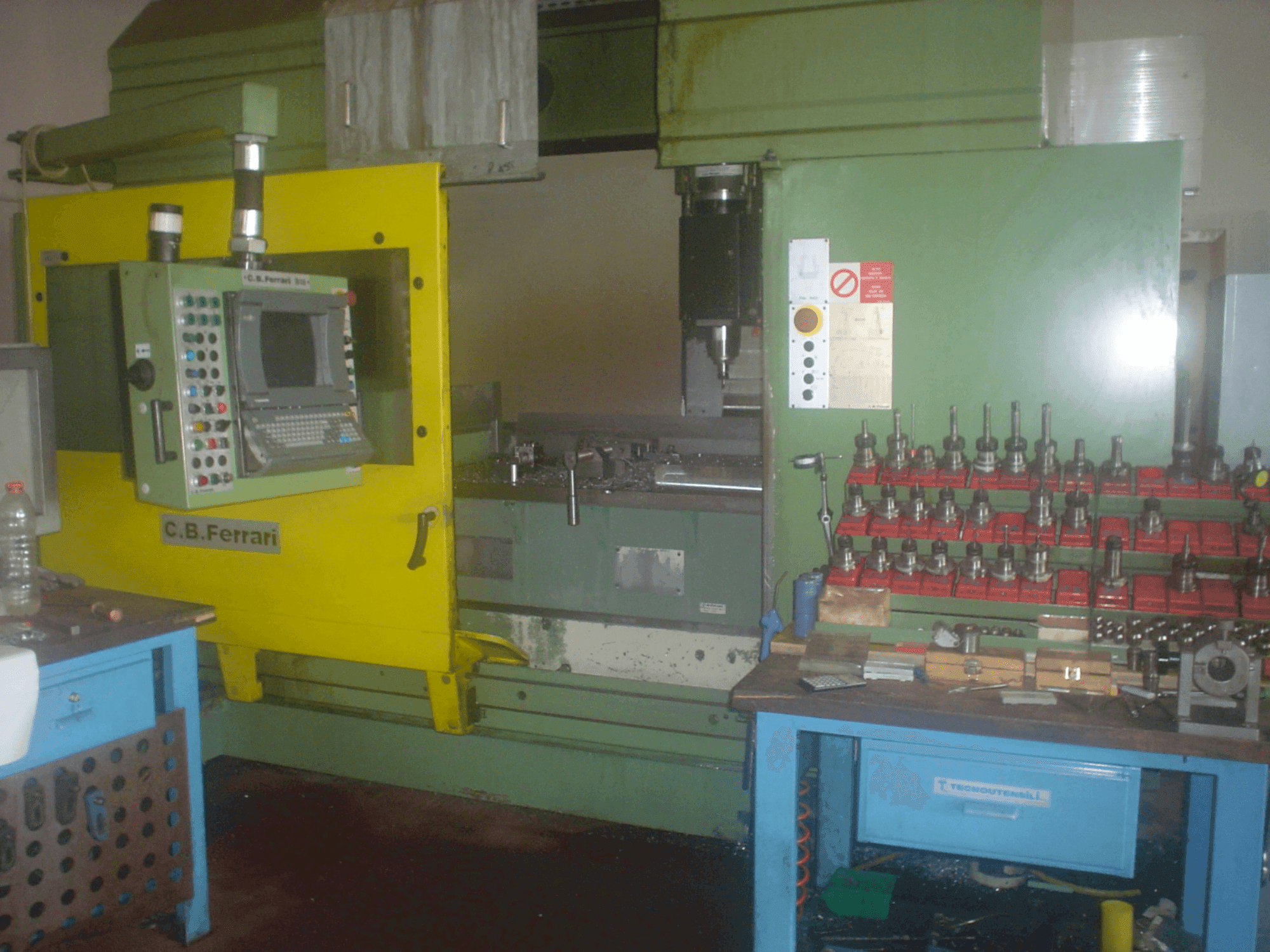 Koneen C.B. Ferrari B18 etunäkymä