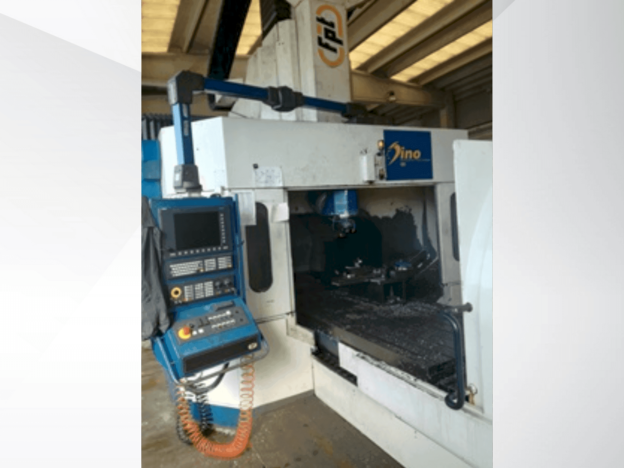 Koneen FPT DINO etunäkymä