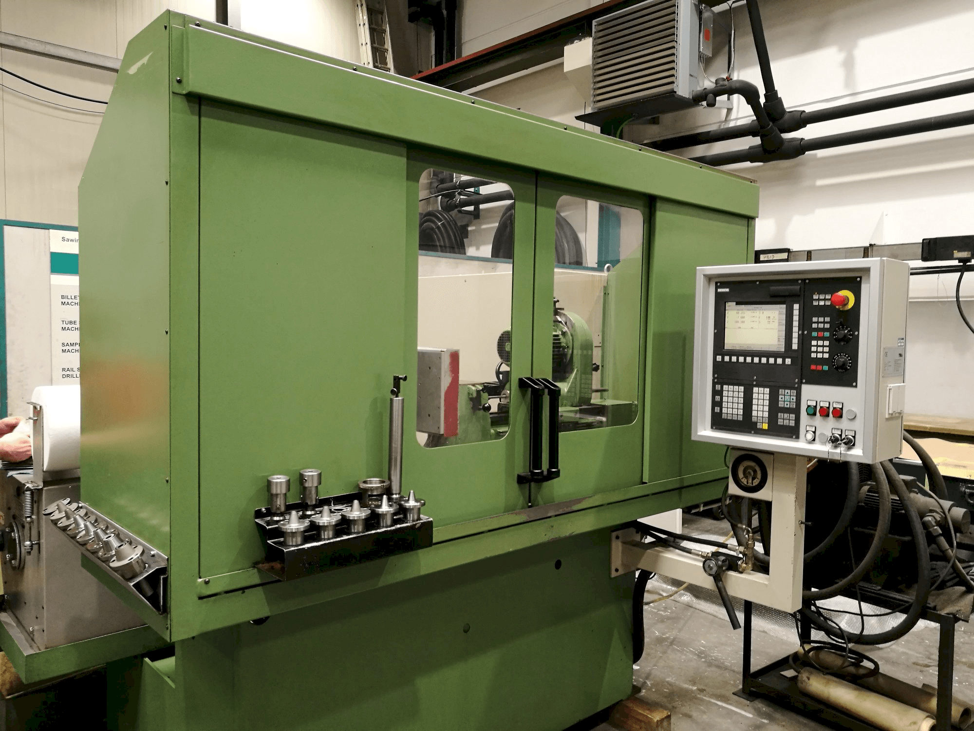 Koneen TTB M10 400 NC etunäkymä