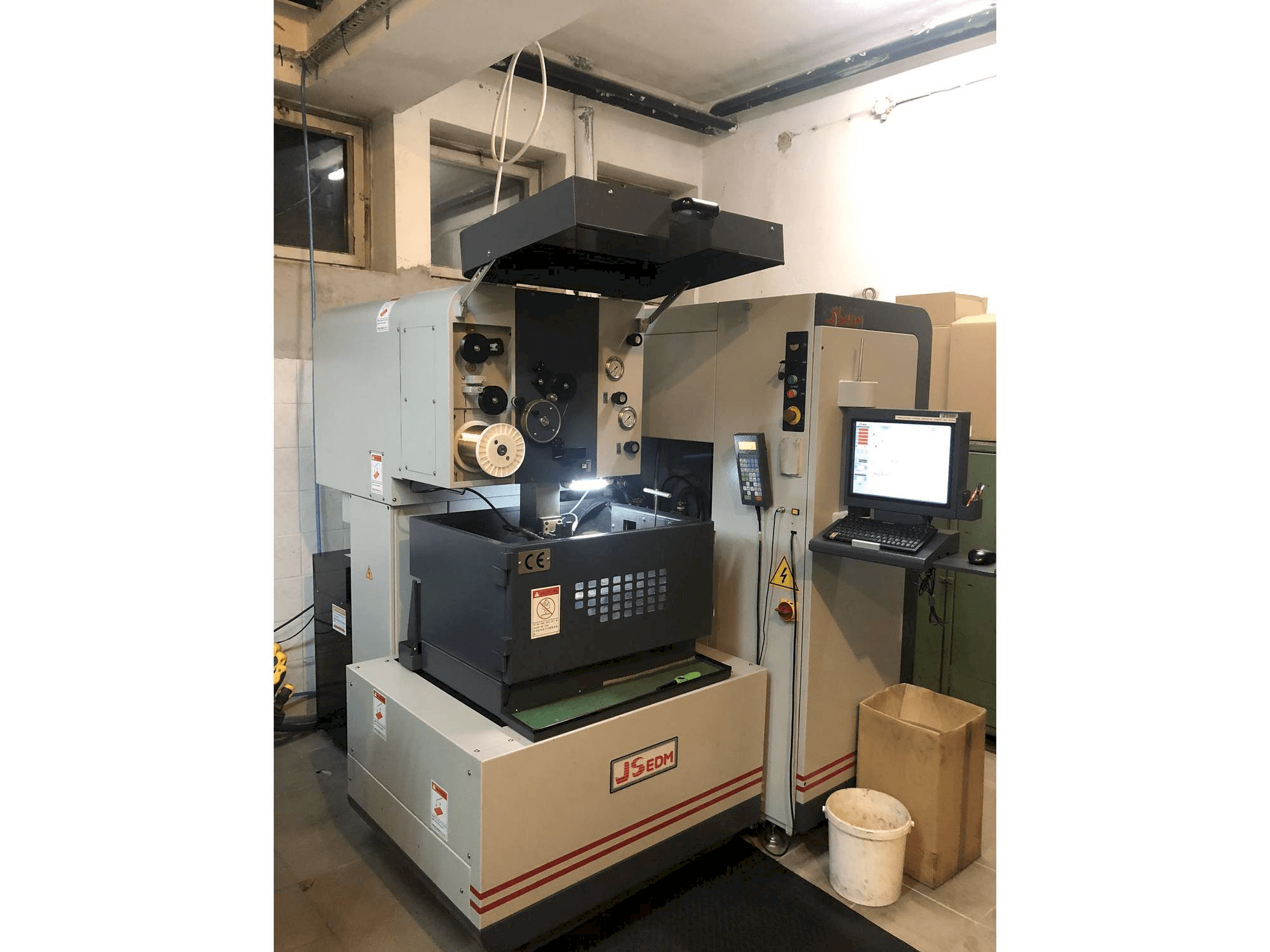 Koneen JS EDM Wi-200s etunäkymä