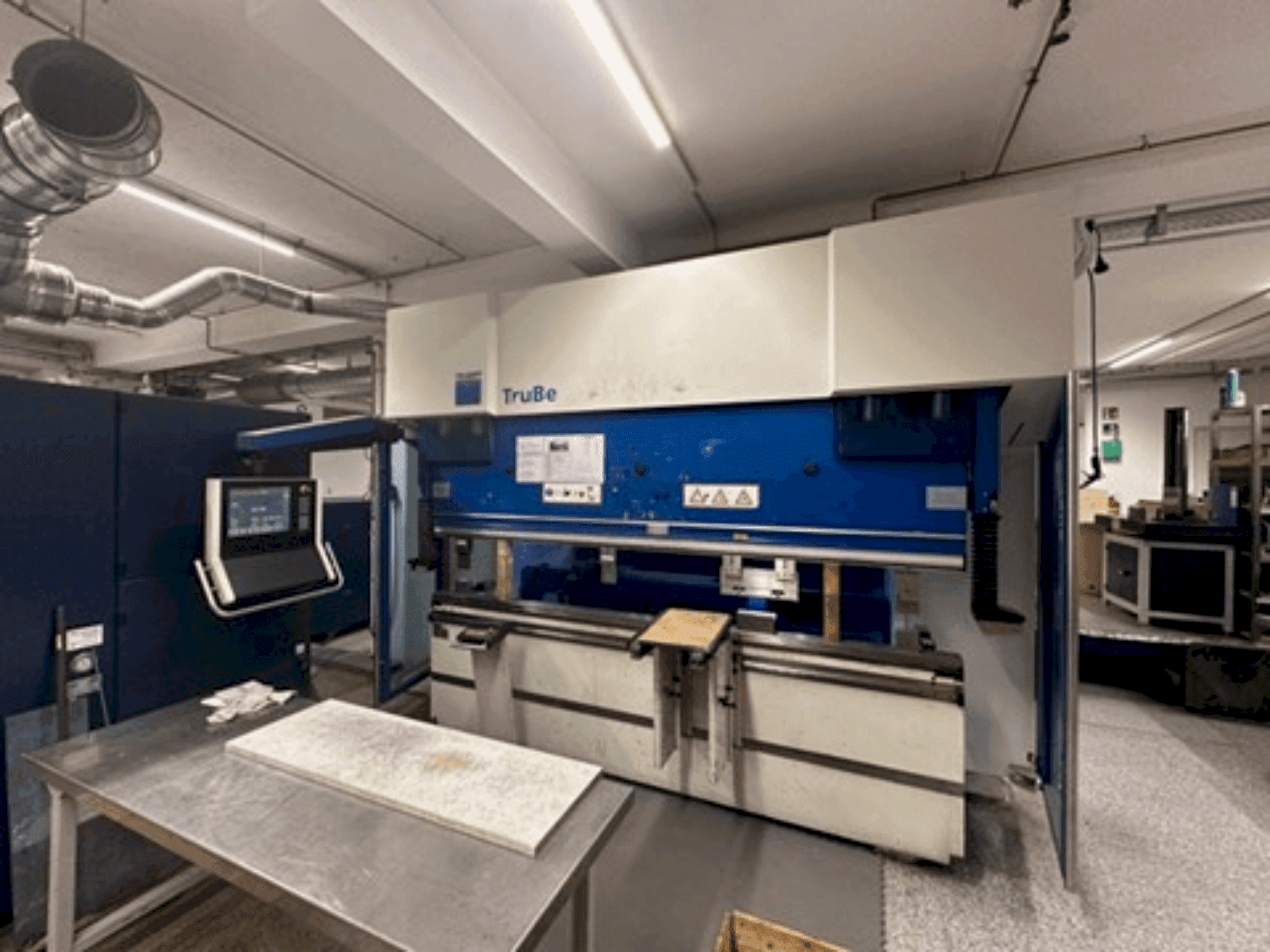 Koneen TRUMPF TruBend 5170 etunäkymä