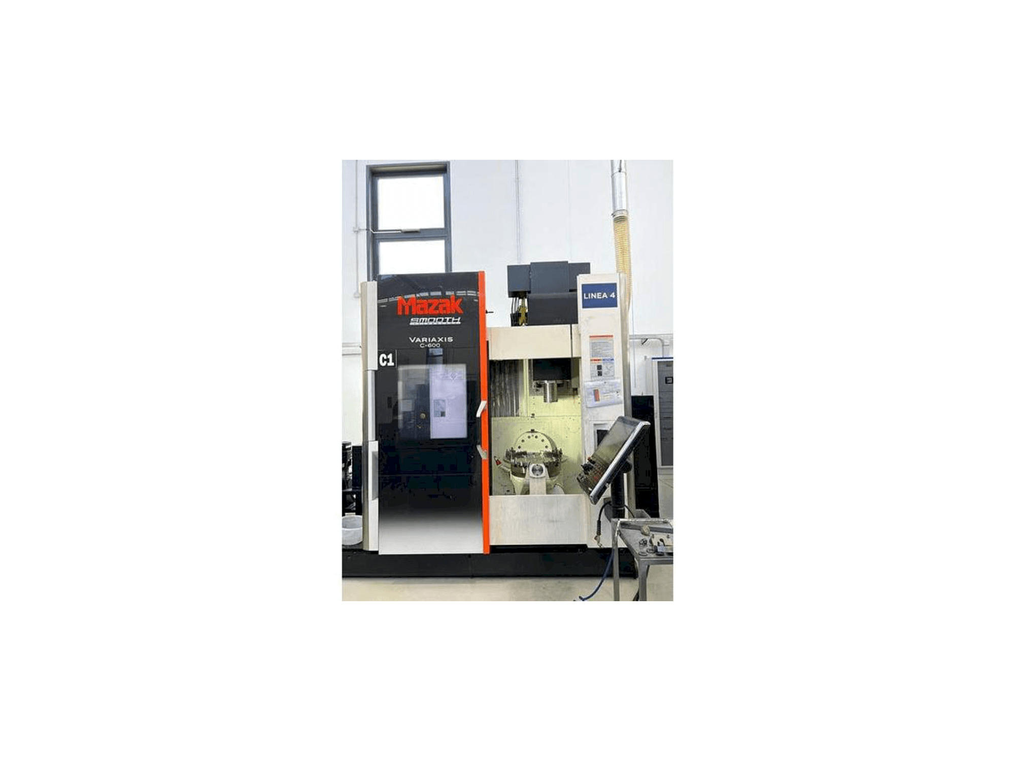 Koneen Mazak VARIAXIS C 600 etunäkymä