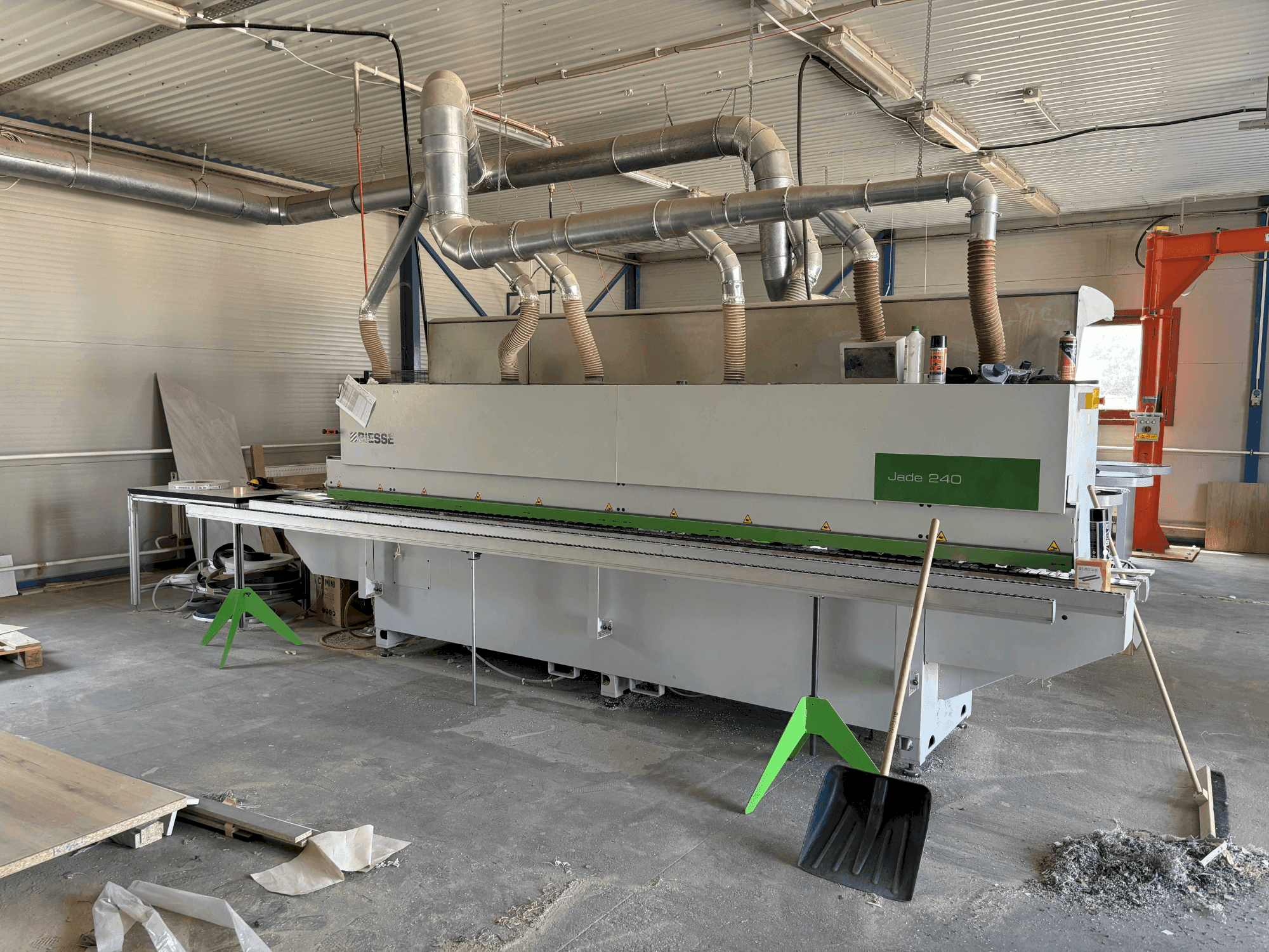 Koneen BIESSE Jade 240 etunäkymä