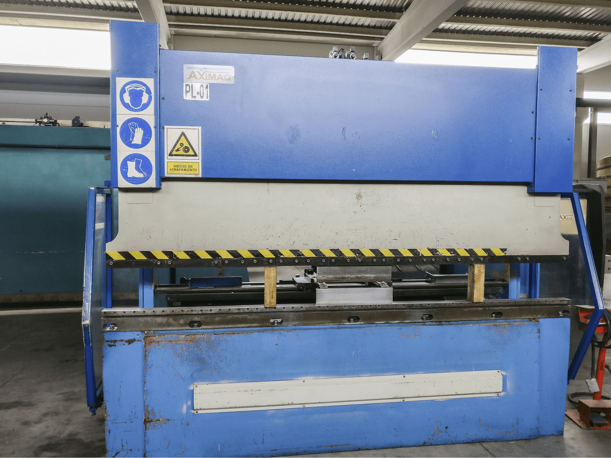 Koneen Axial etunäkymäPHSB 123