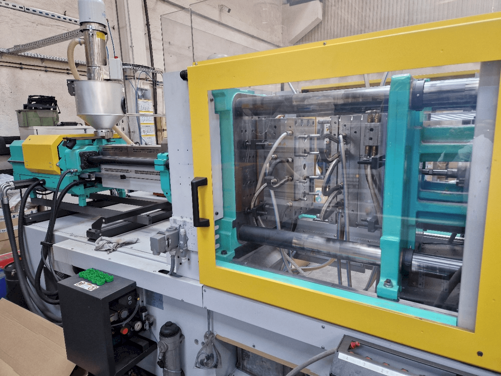 Koneen Arburg ALLROUNDER 570 C 2000-800 GOLDEN EDITION etunäkymä