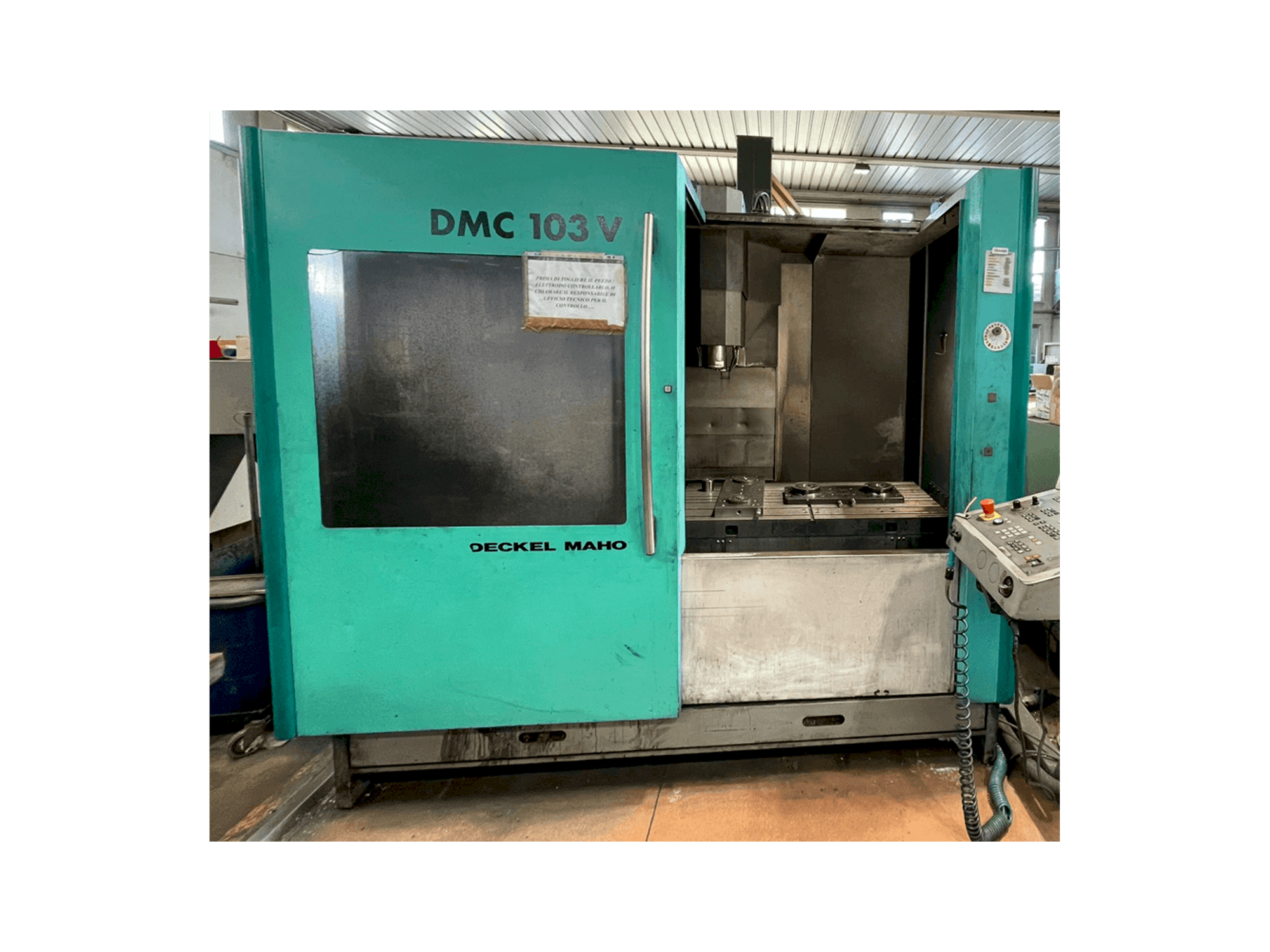 Koneen DECKEL MAHO DMC 103 etunäkymä