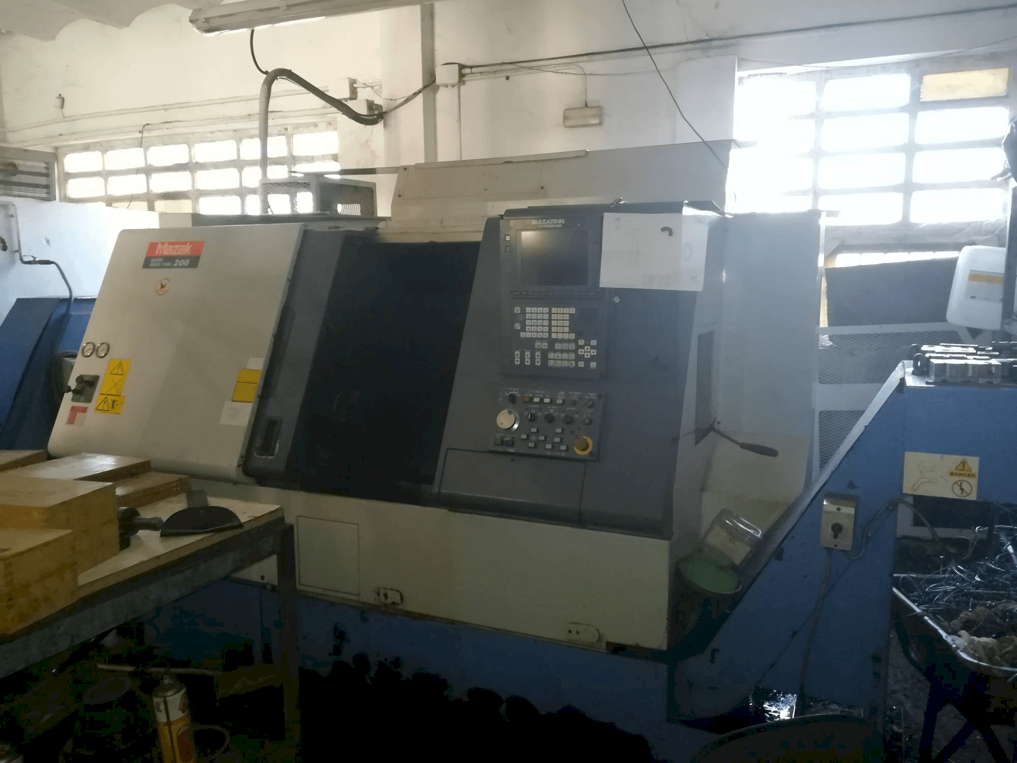 Koneen Mazak Super Quick Turn 200 etunäkymä