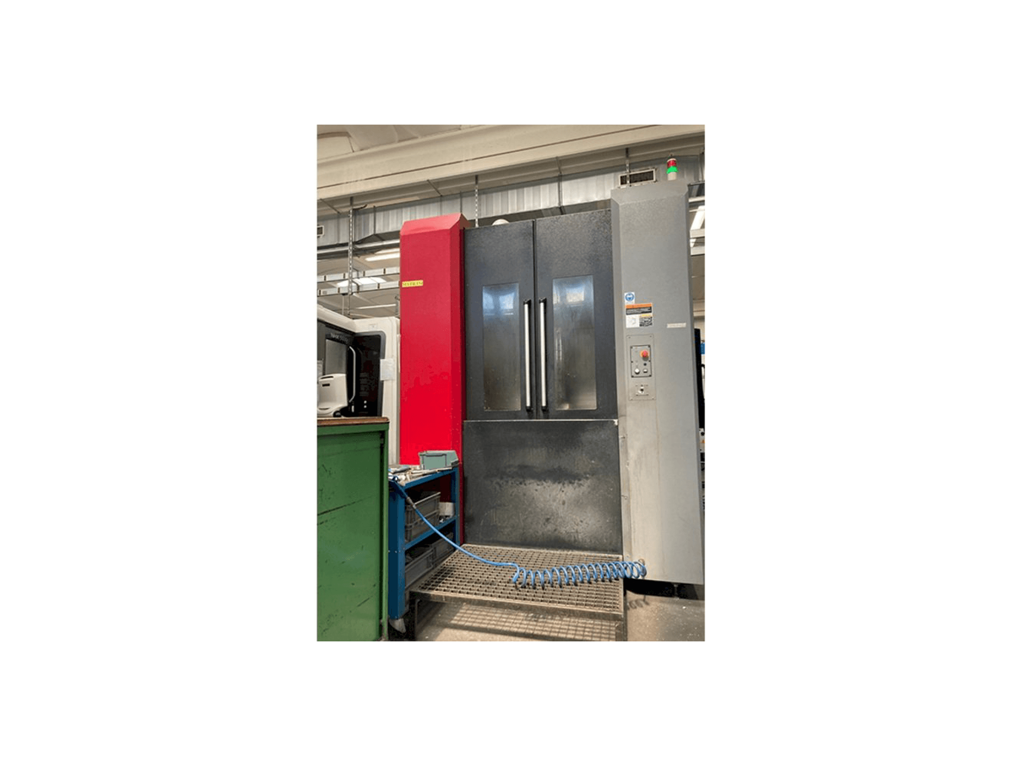 Koneen OKK HMC 500 etunäkymä