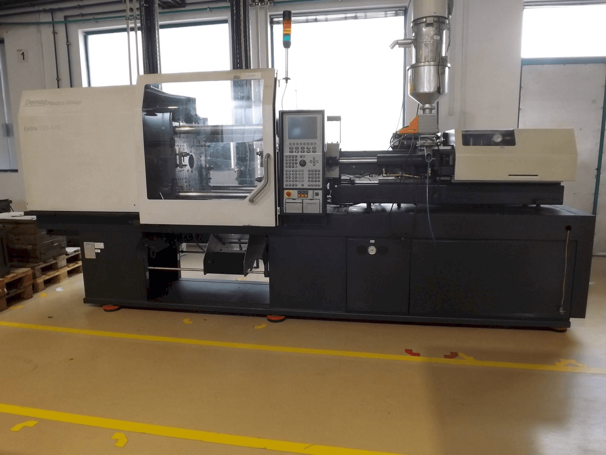 Koneen DEMAG Extra 120-430 etunäkymä