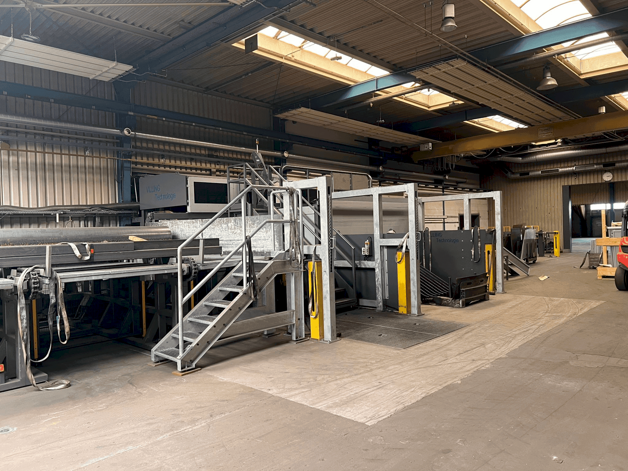 Koneen ADIGE LT 20 etunäkymä