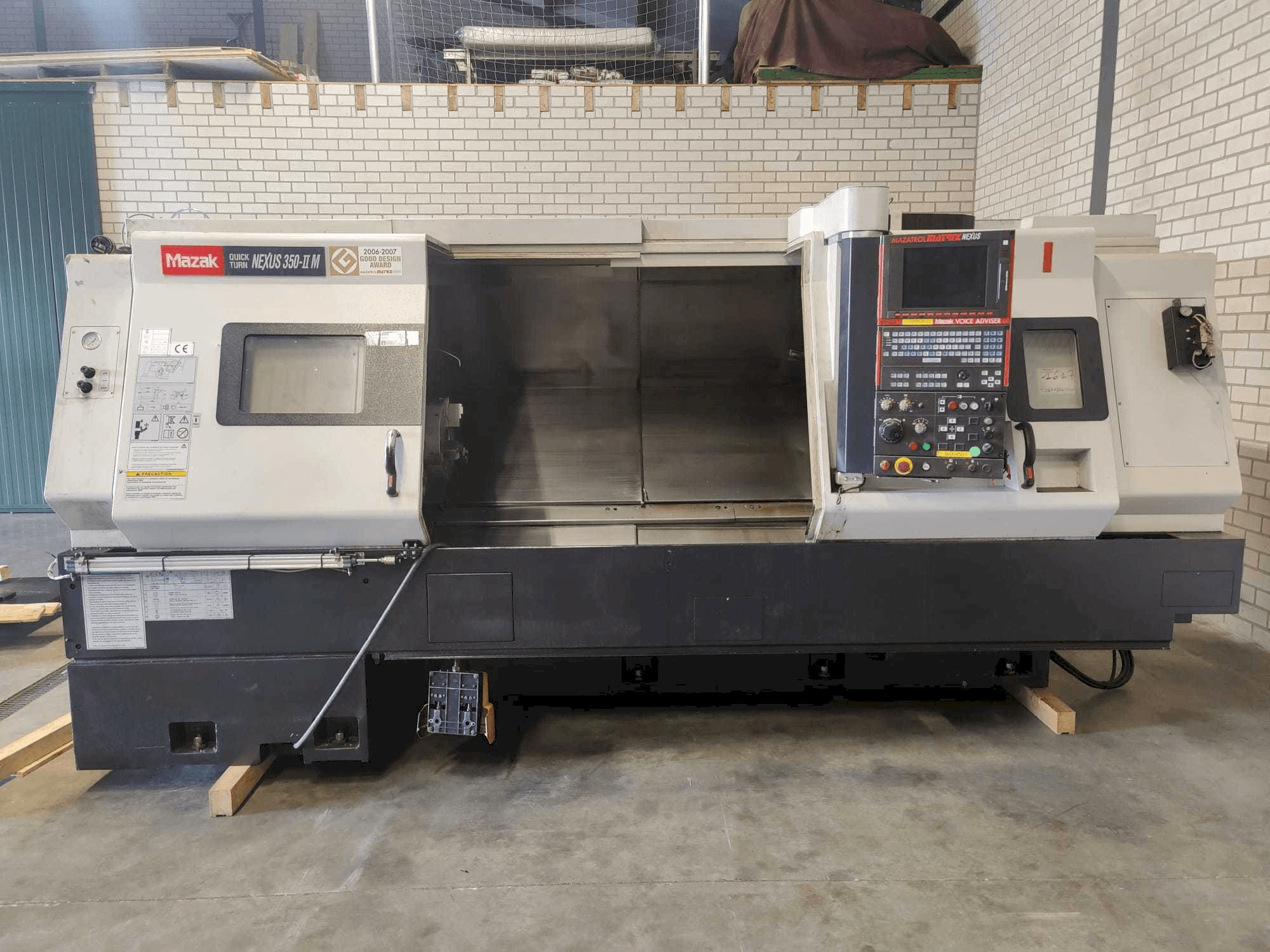 Koneen Mazak Quick Turn Nexus 350-II M etunäkymä