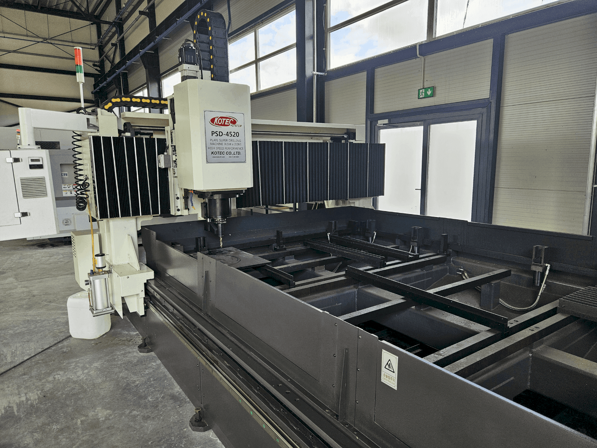 Koneen KOTEC PSD-4520 etunäkymä