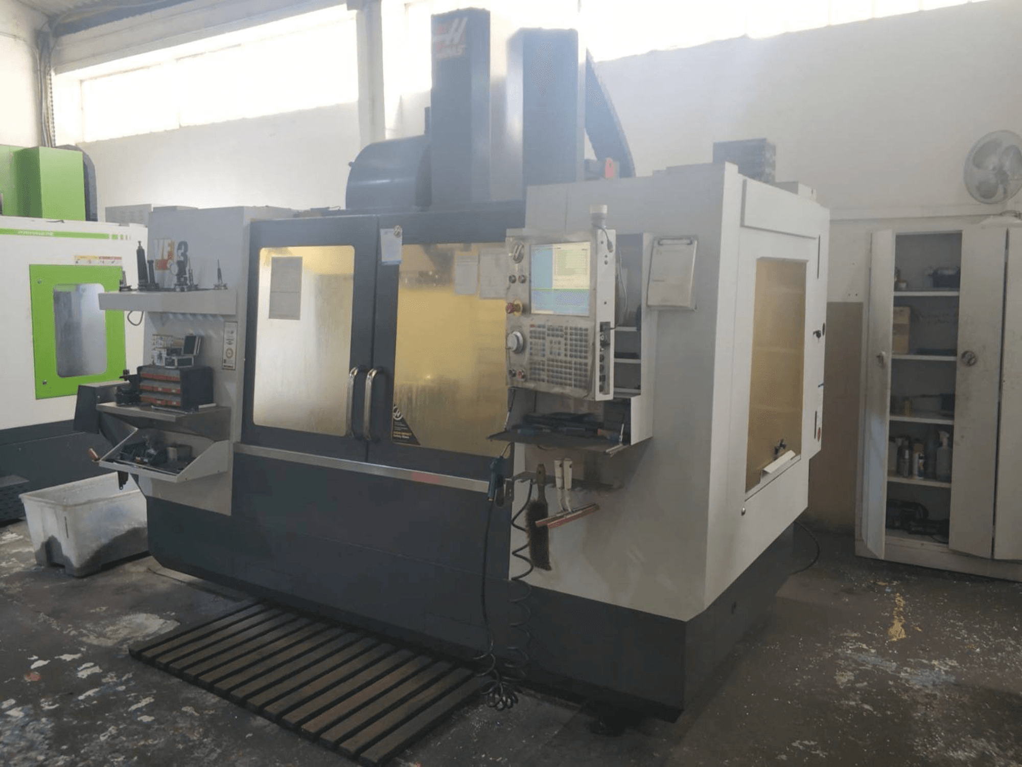 Koneen HAAS VF-3 etunäkymä