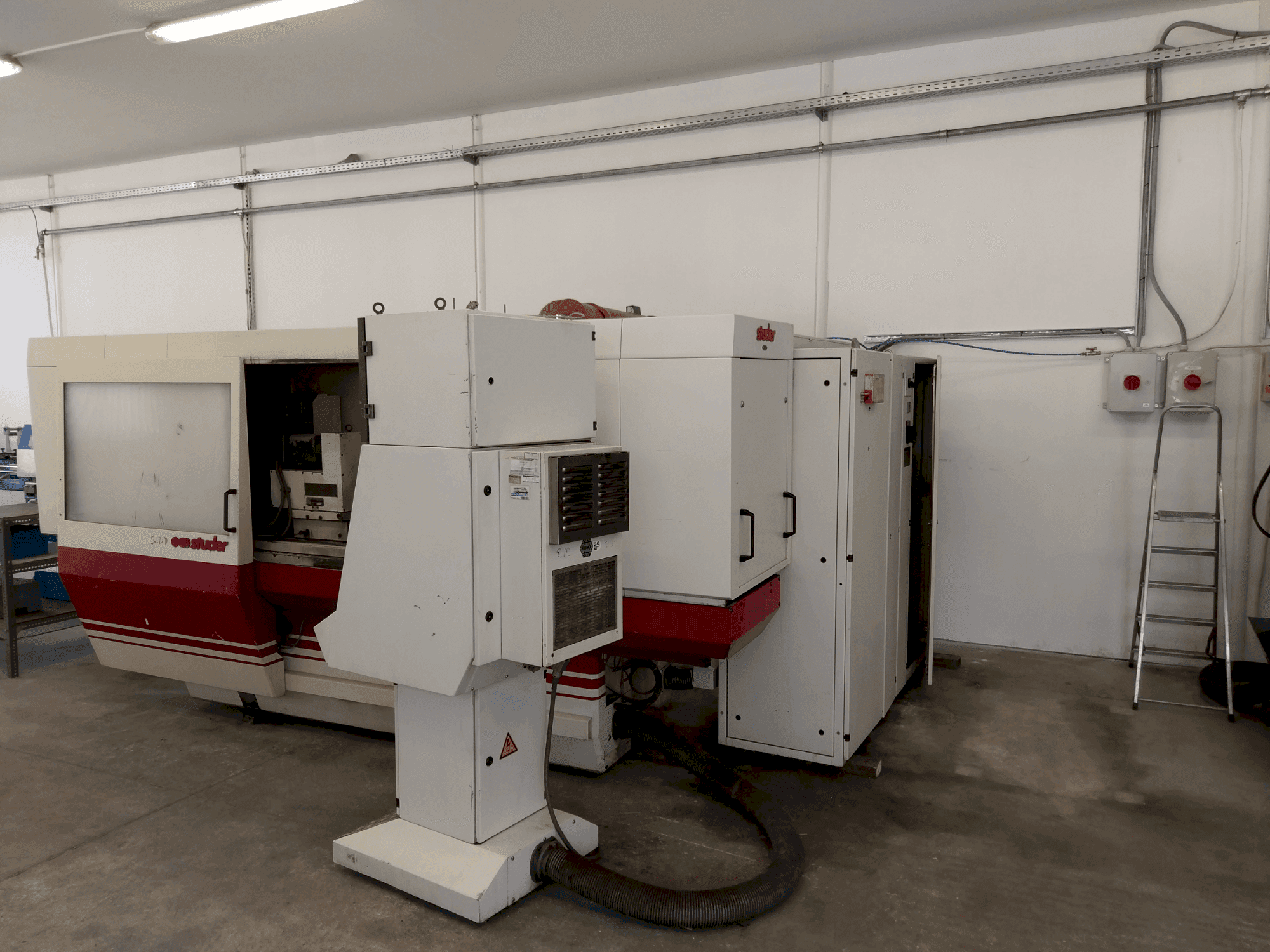 Koneen STUDER S40 etunäkymä