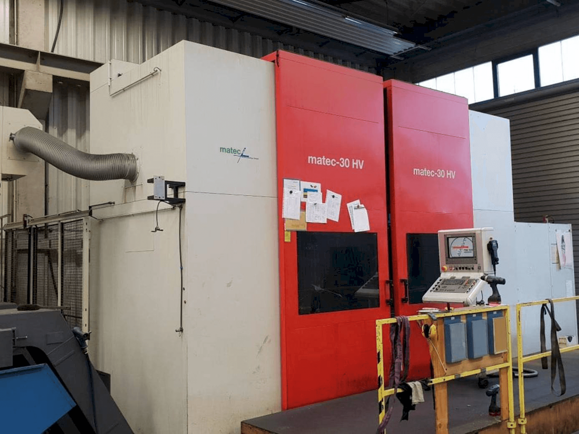 Koneen Matec 30 HV etunäkymä