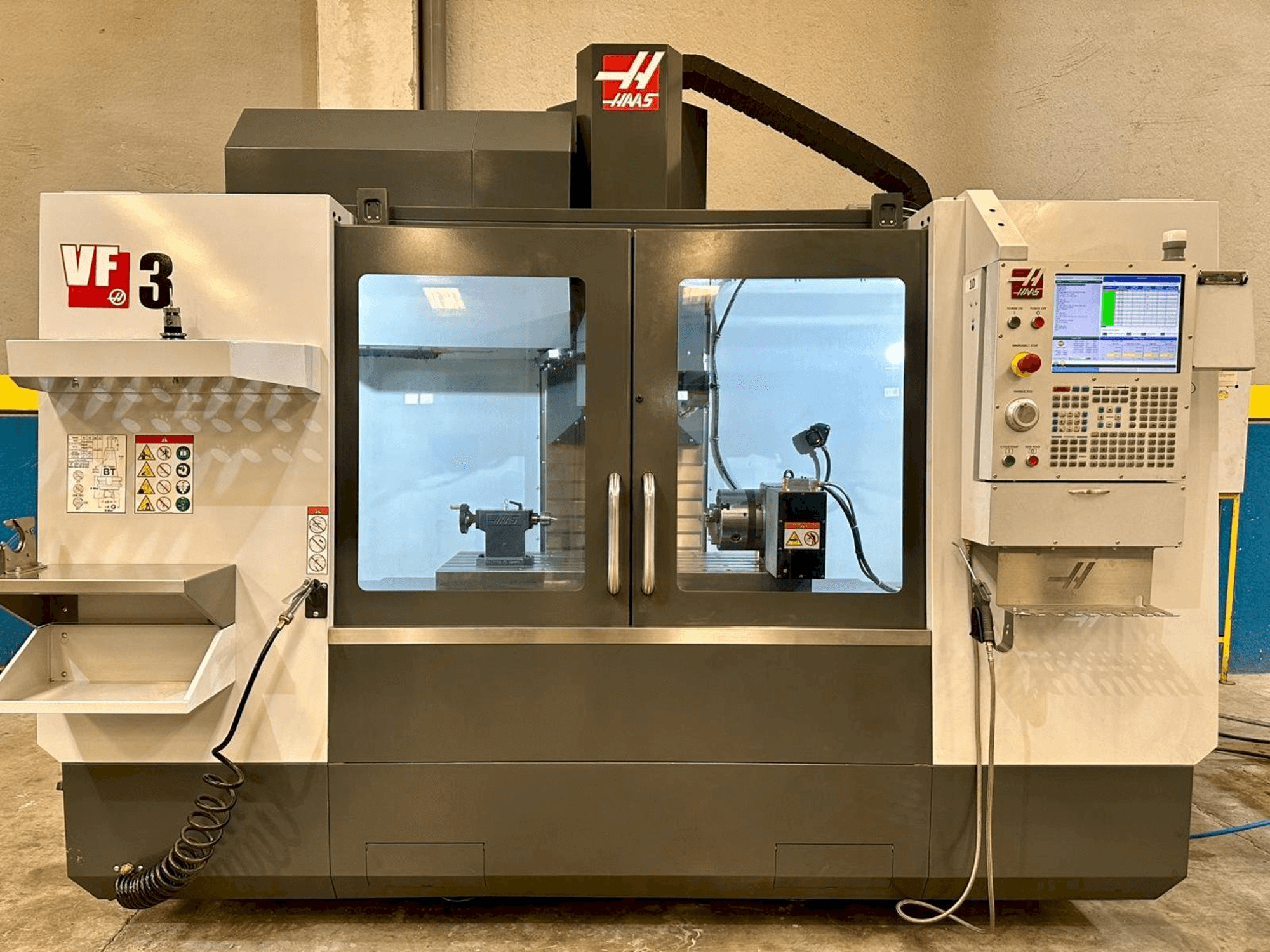 Koneen HAAS VF-3 etunäkymä