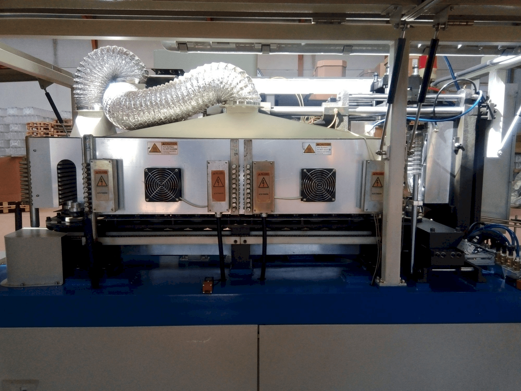 Koneen YANCED YS600 etunäkymä