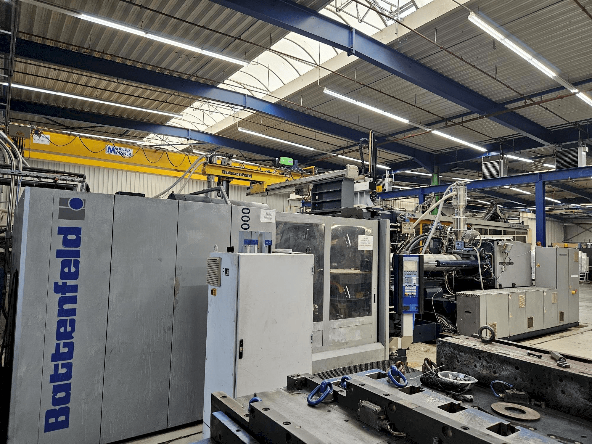 Koneen Battenfeld HM 10000 etunäkymä