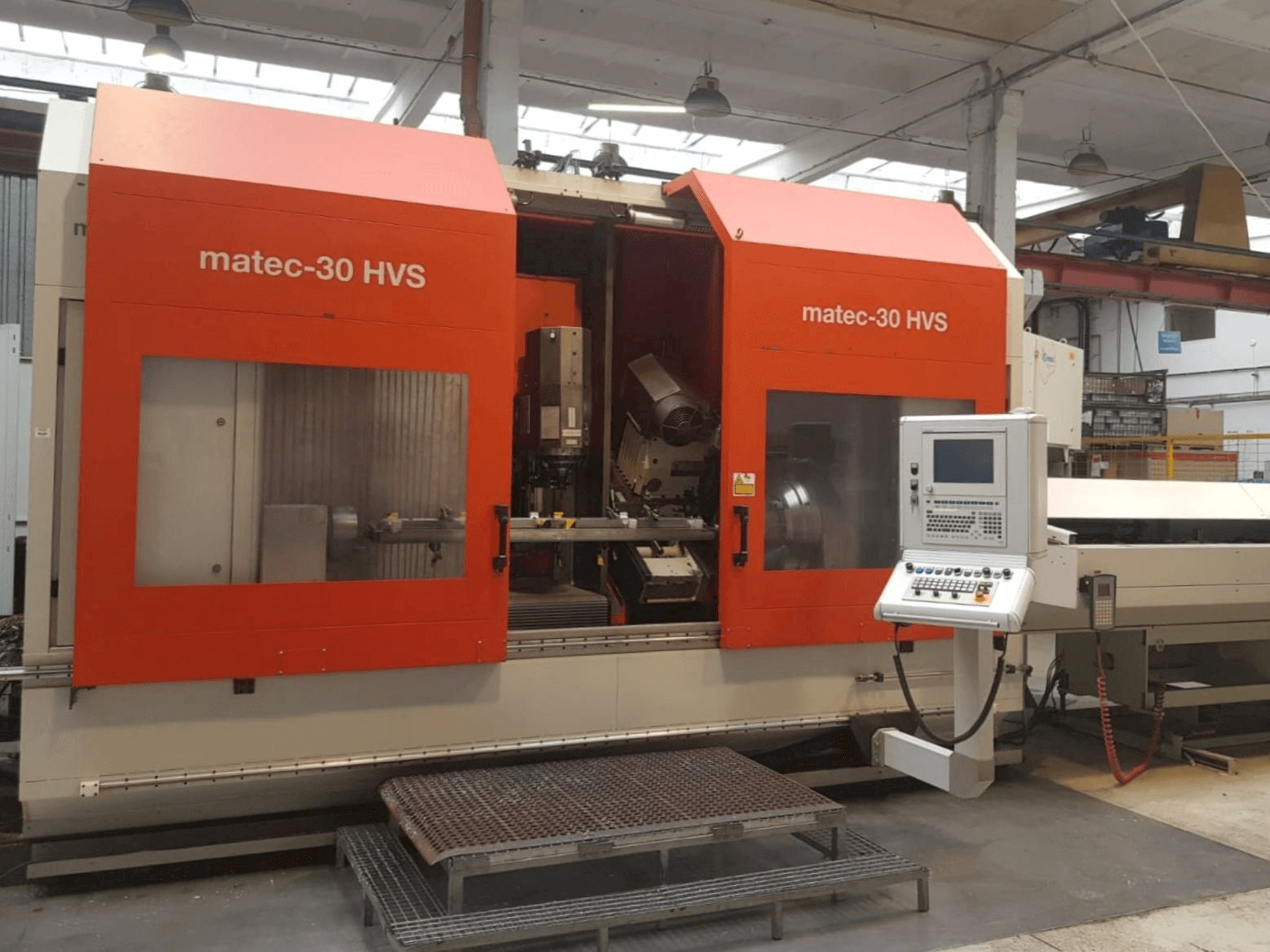 Koneen Matec 30 HVS etunäkymä
