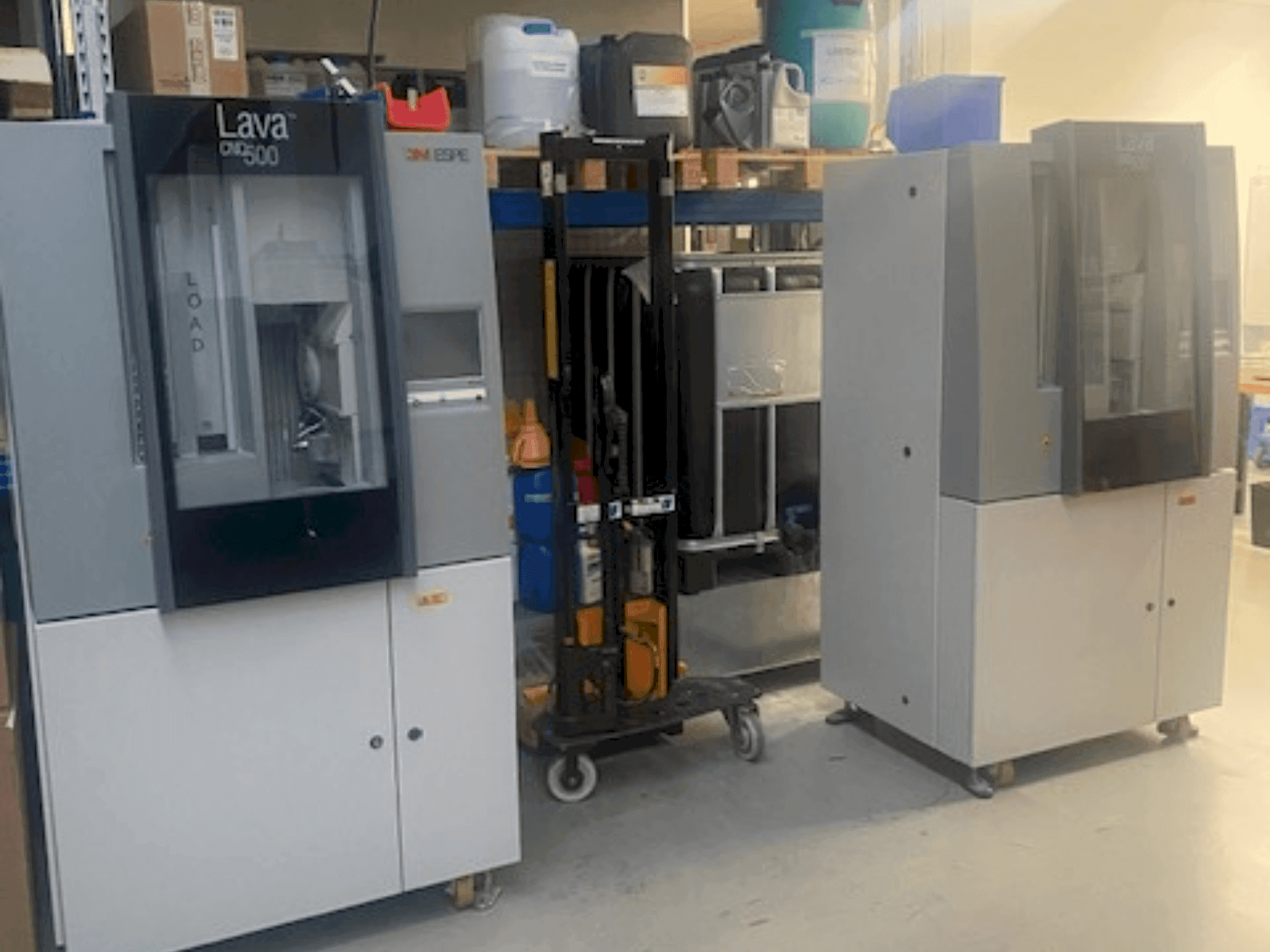 Koneen ESPE LAVA CNC 500 etunäkymä