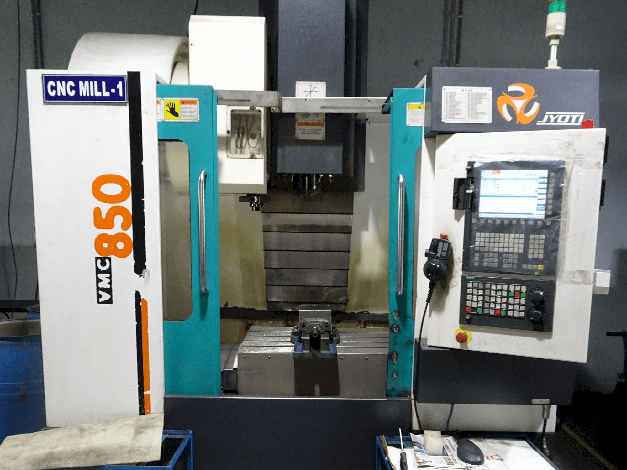 Koneen JYOTI etunäkymä VMC-850