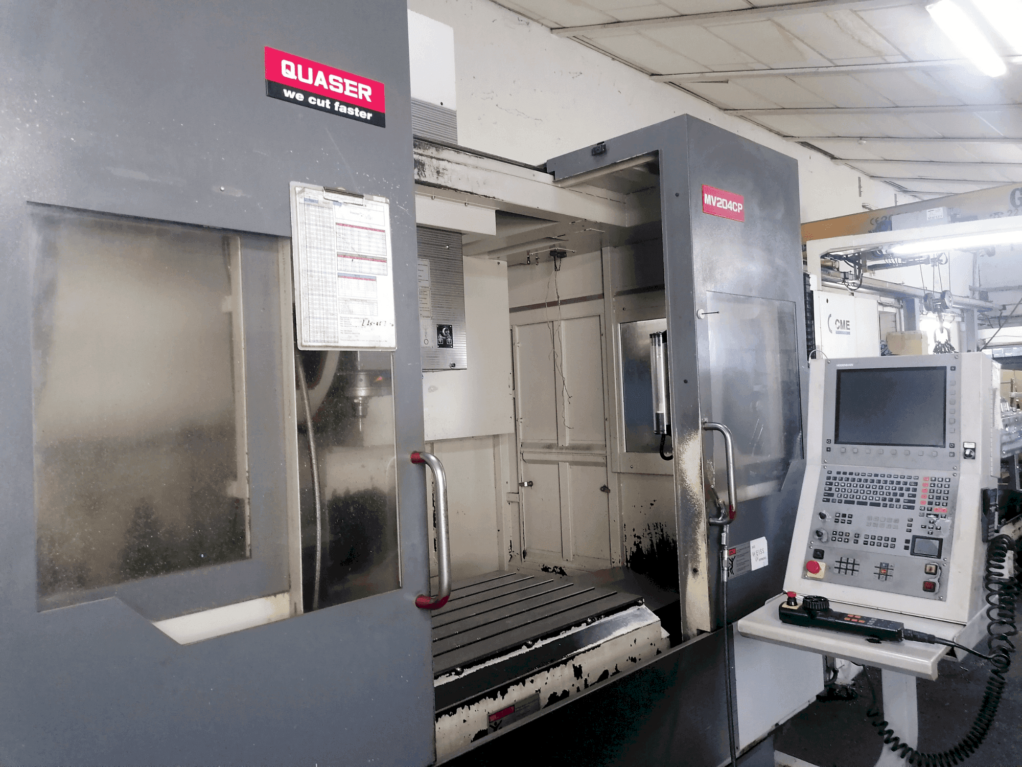 Koneen Quaser MV 204 CP etunäkymä