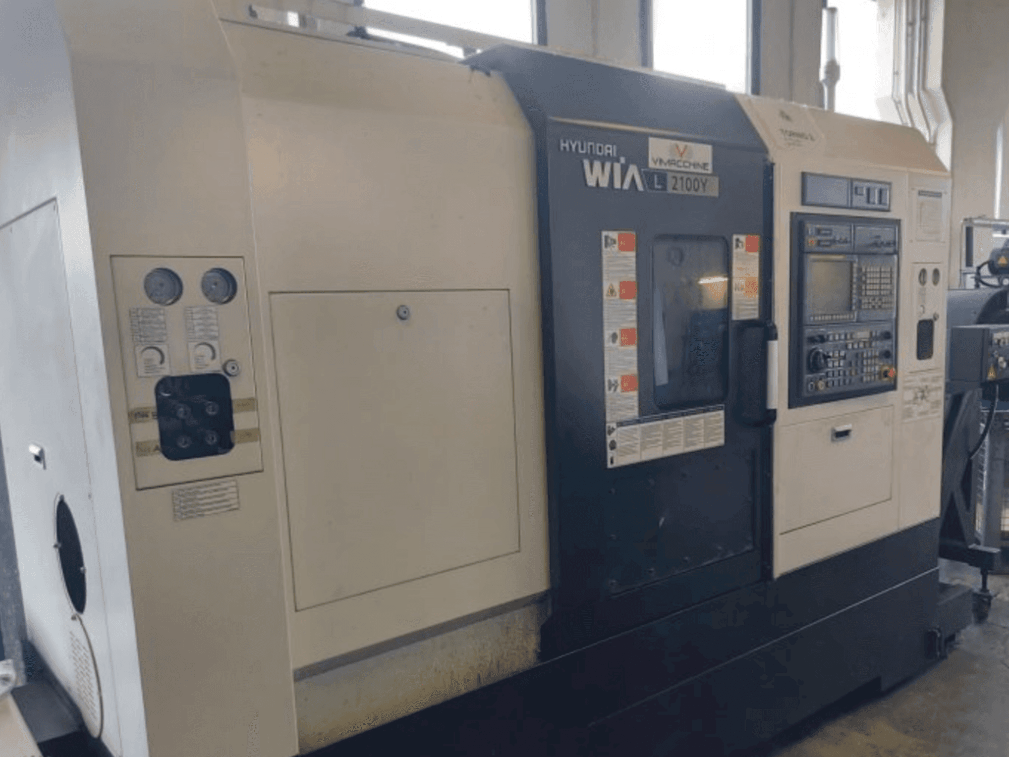 Koneen Hyundai Wia L2100Y etunäkymä