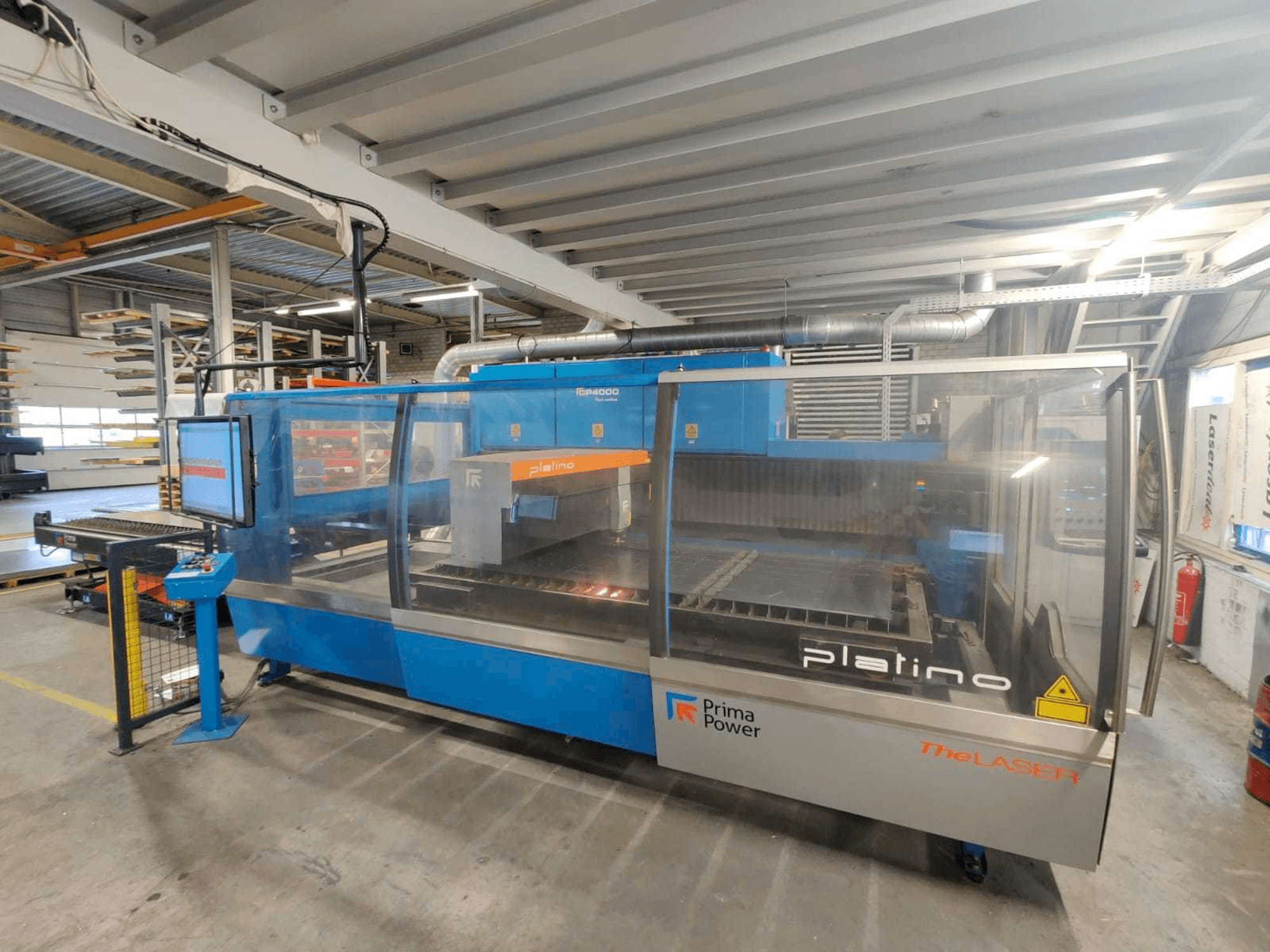 Koneen Prima Industrie Platino 1530 etunäkymä