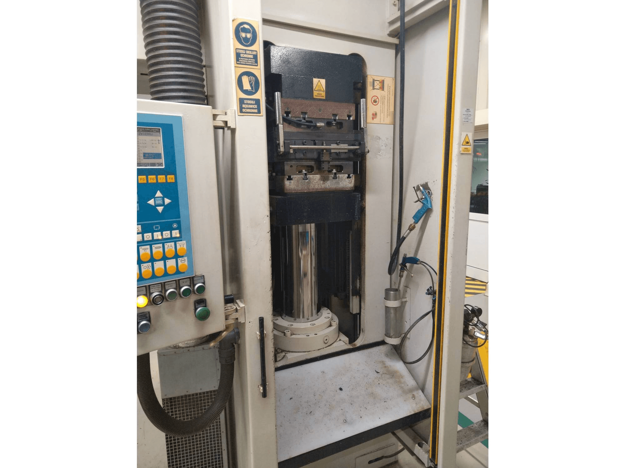 Koneen LWB STEINL VRE 1100/1000 vasemman sivun näkymä