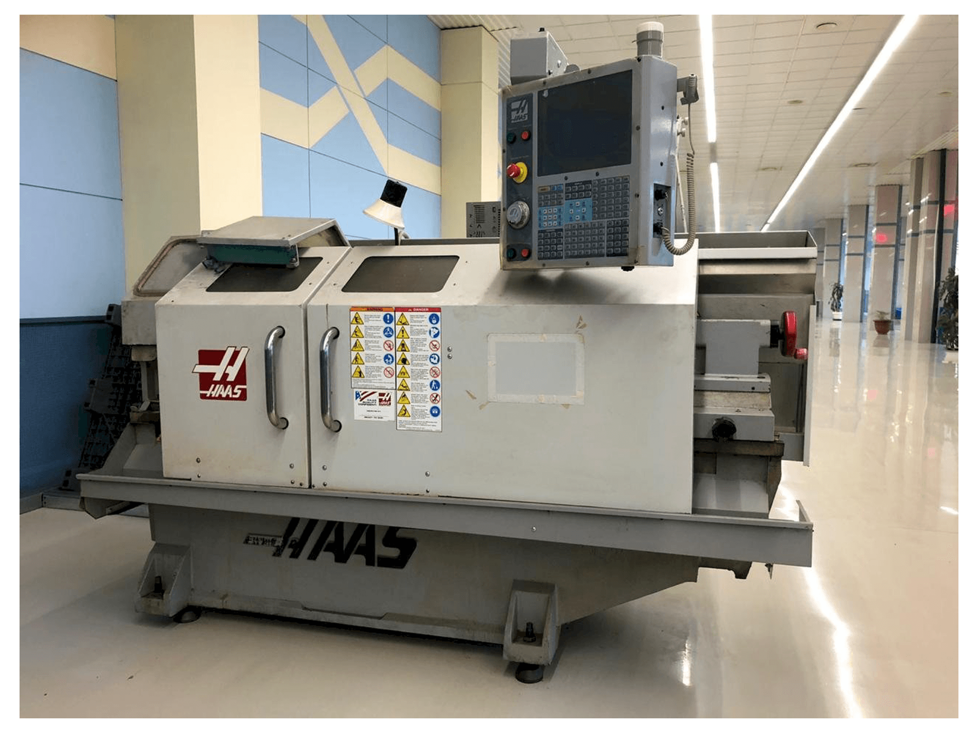 Koneen HAAS TL-2HE etunäkymä