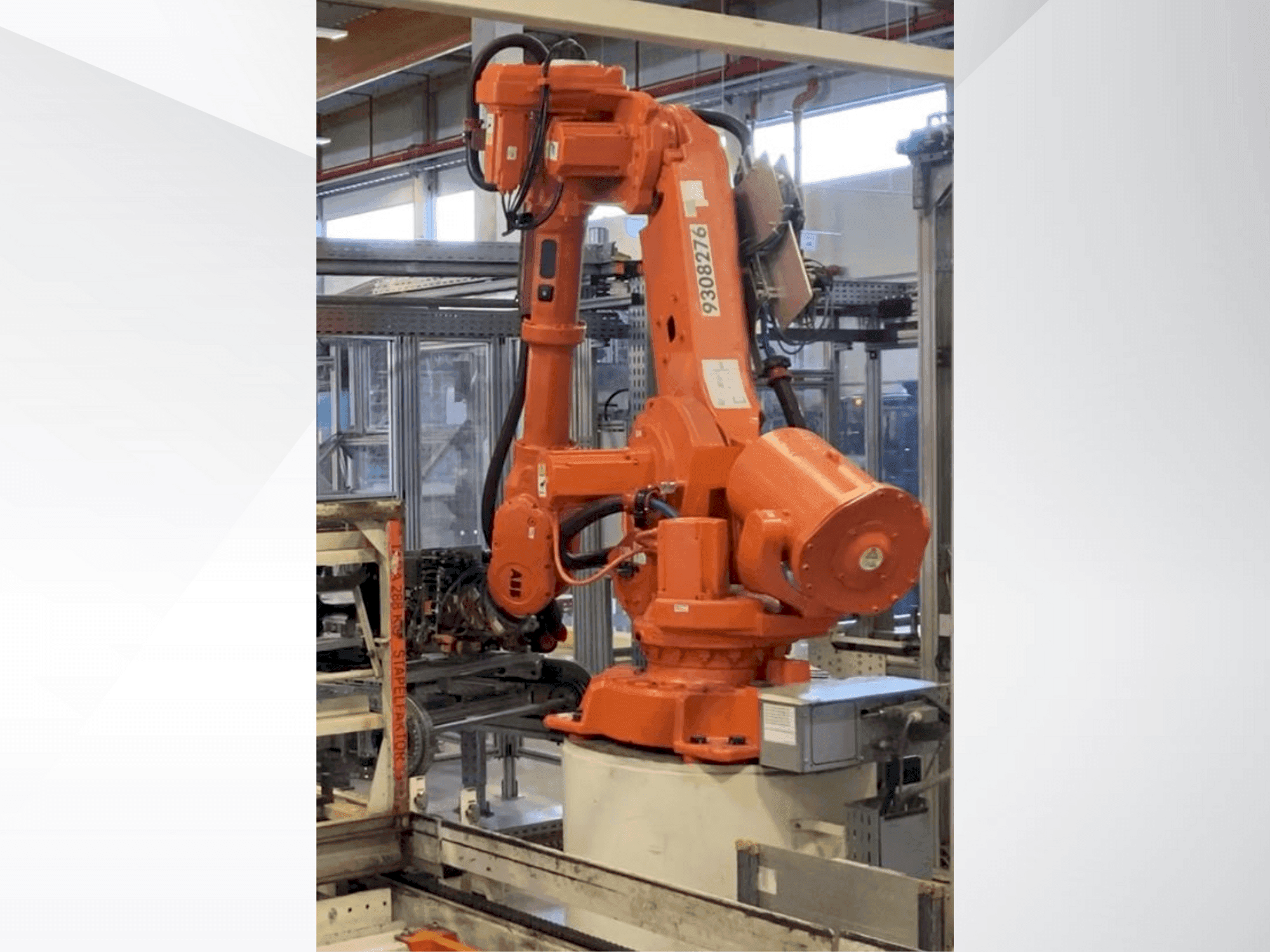 Koneen ABB IRB 6640-130/320 etunäkymä