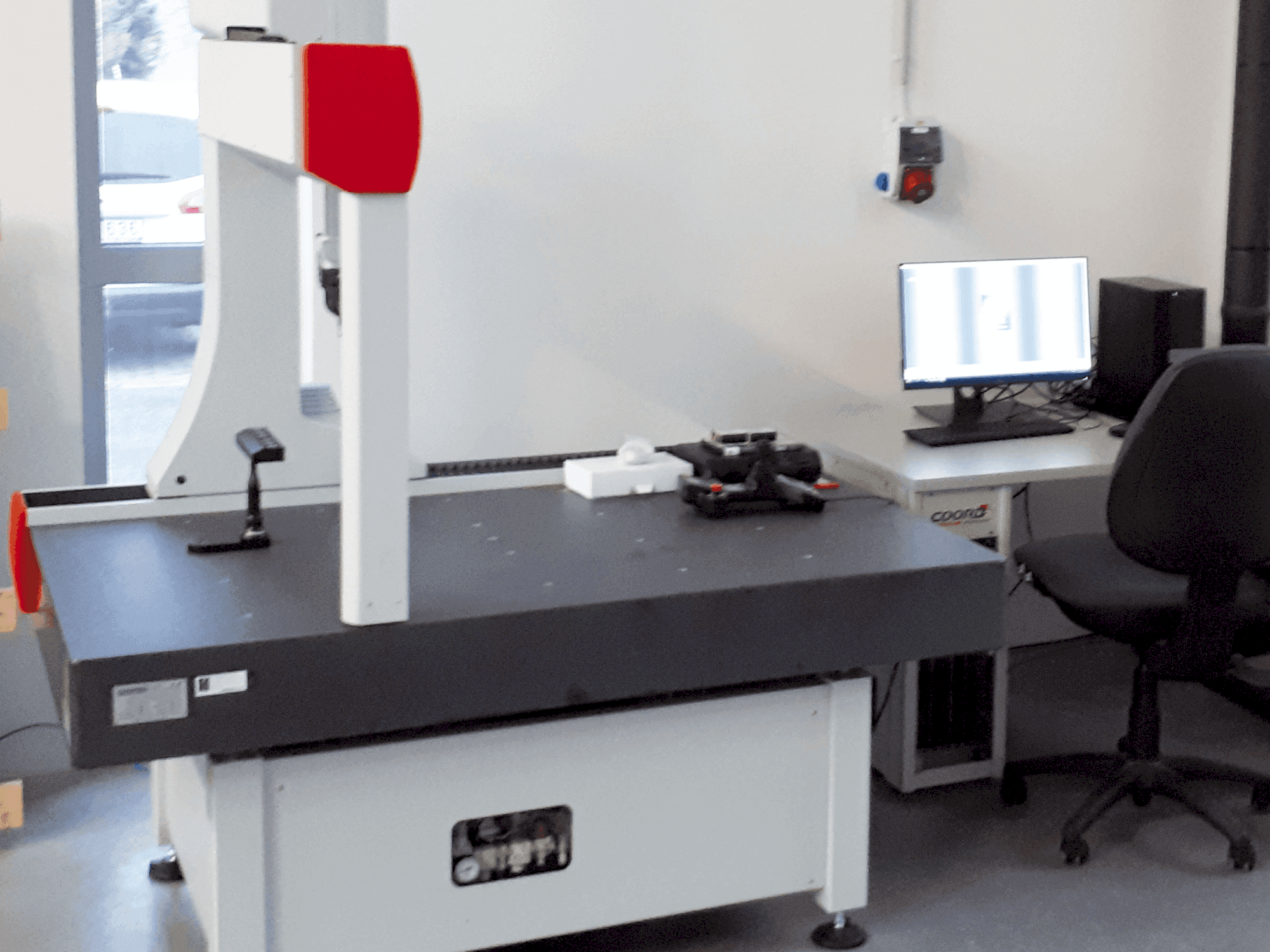 Koneen Coord3 ARES NT-L 10.7.5 CNC etunäkymä