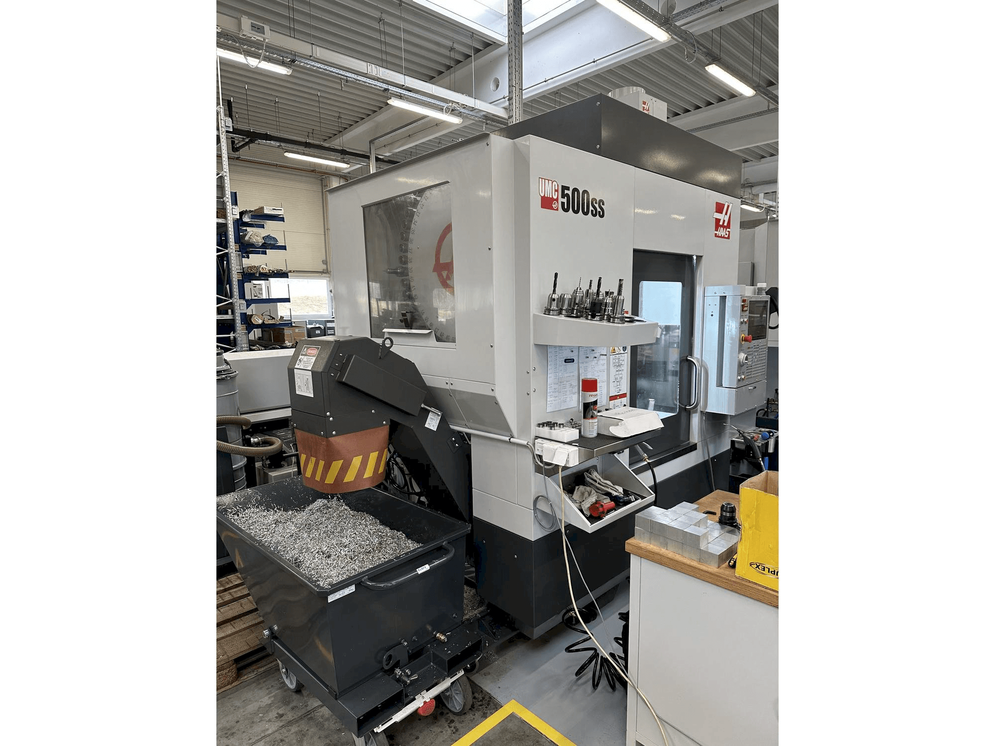 Koneen HAAS UMC-500SS etunäkymä
