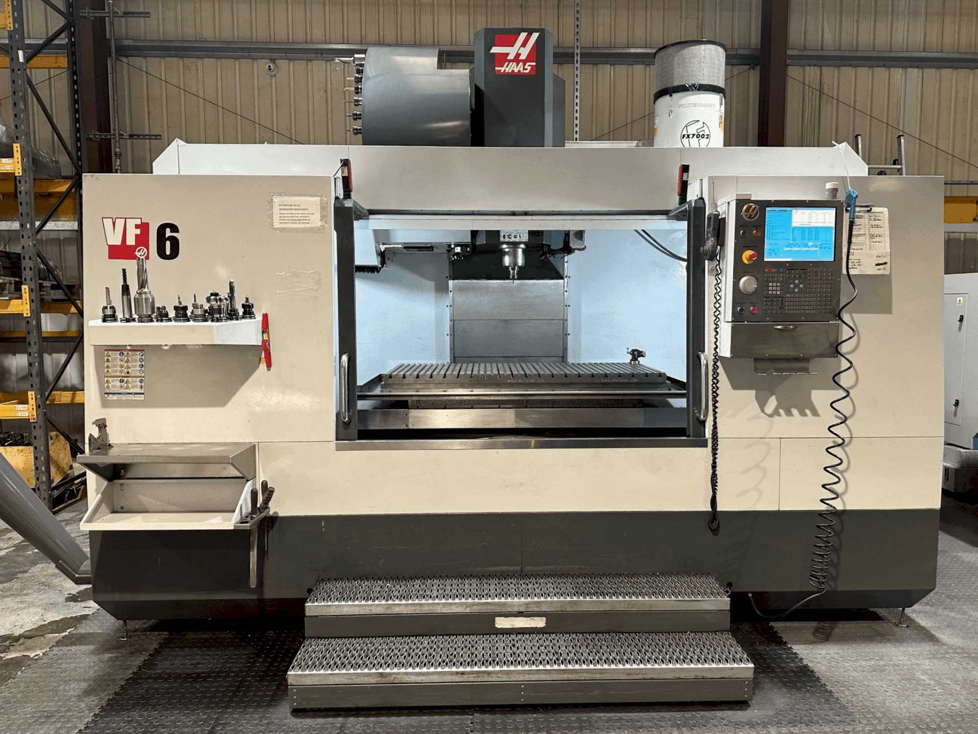 Koneen HAAS VF-6/40 etunäkymä