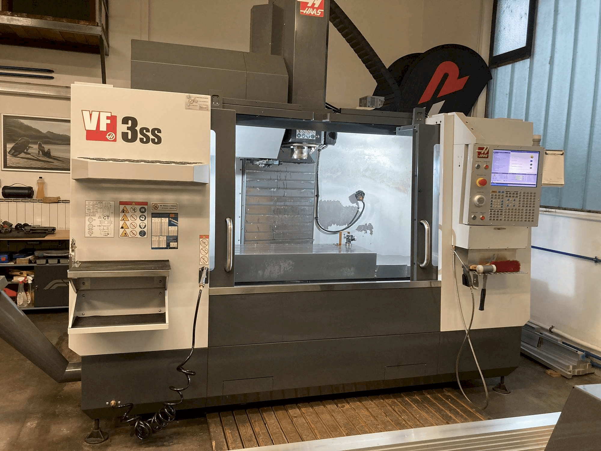 Koneen HAAS VF 3 SS etunäkymä