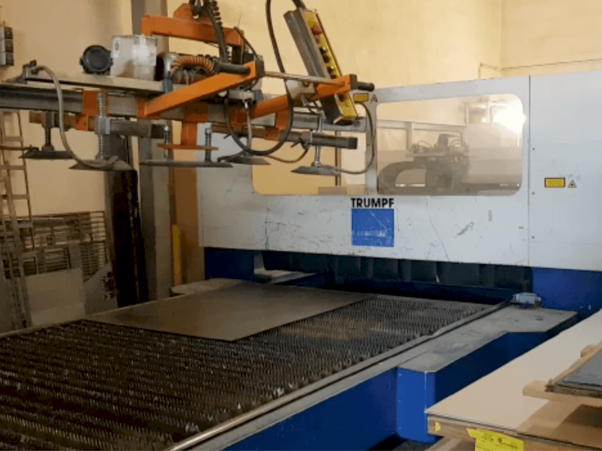 Koneen Trumpf Trumatic L3030 etunäkymä