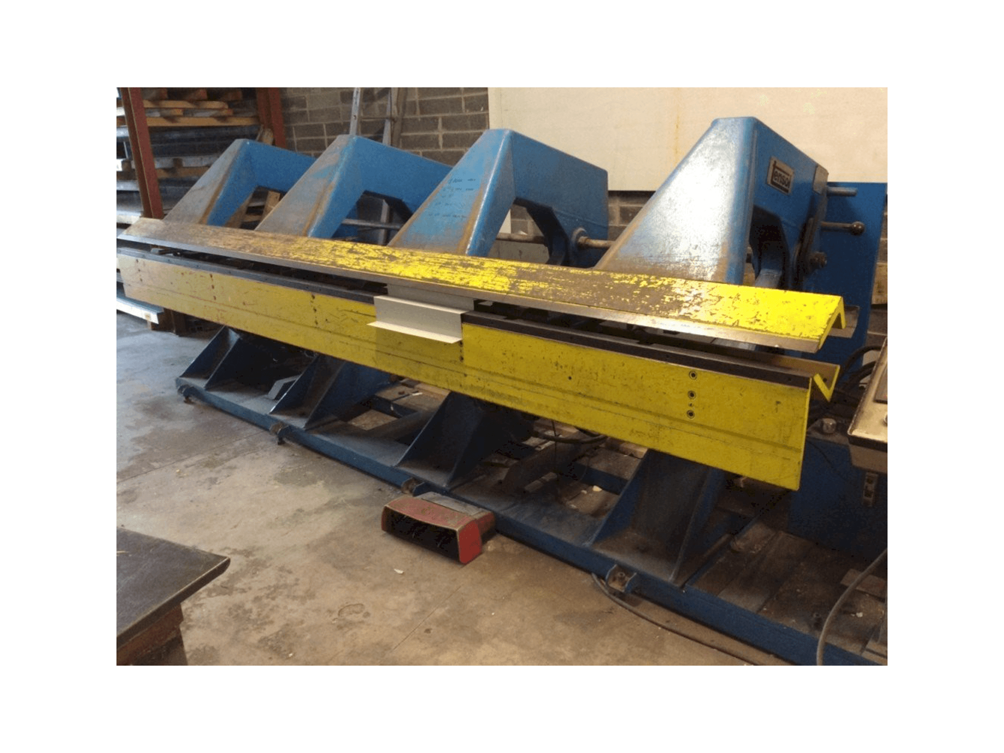 Koneen Tensol P200-4 etunäkymä