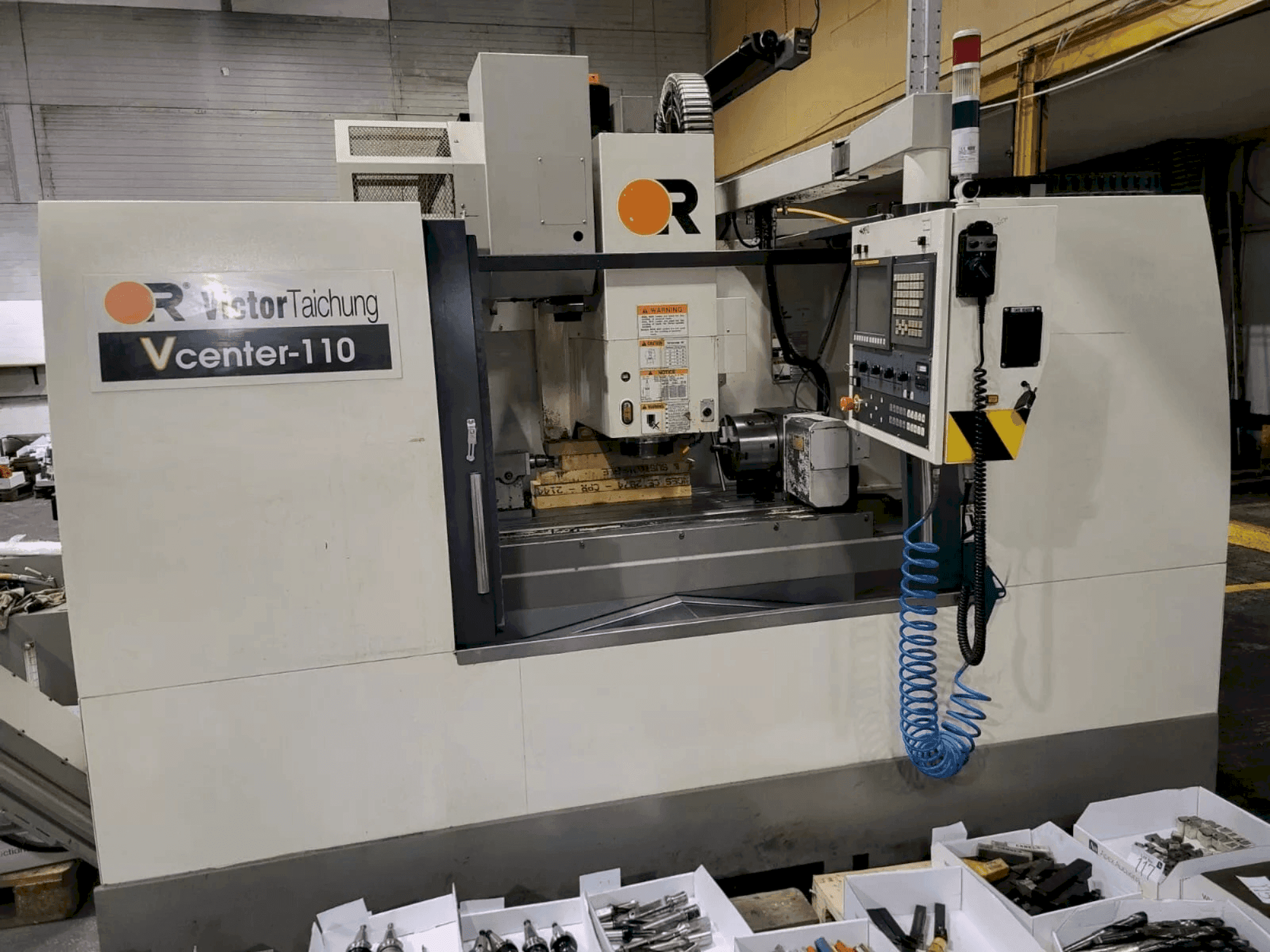 Koneen Victor V center - 110 etunäkymä