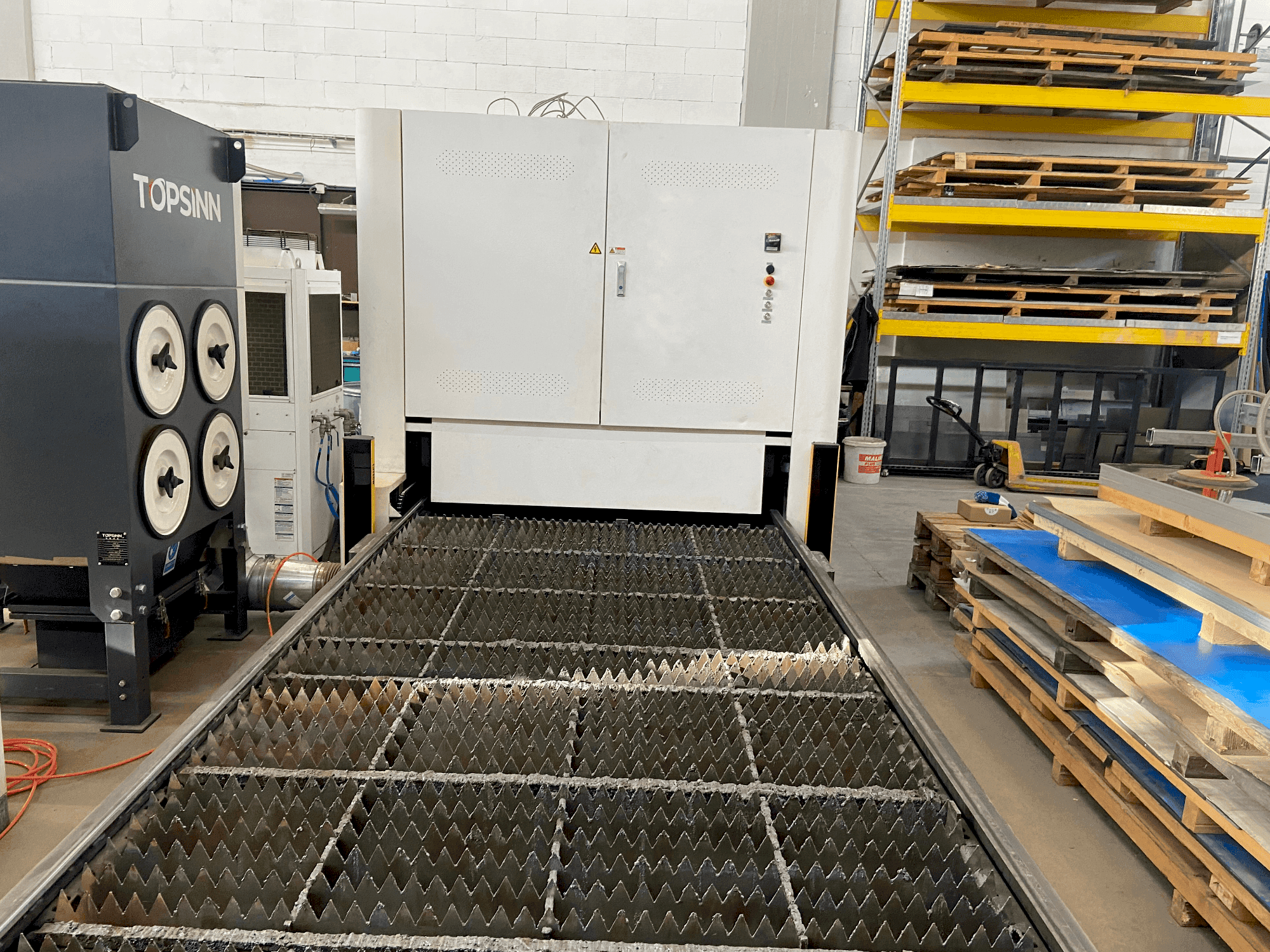 Koneen Bodor C3 etunäkymä