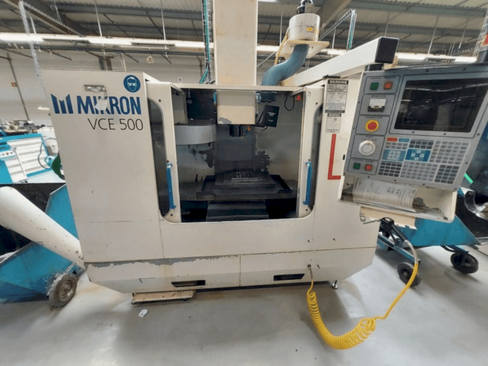 Koneen HAAS MIKRON VCE 500 etunäkymä