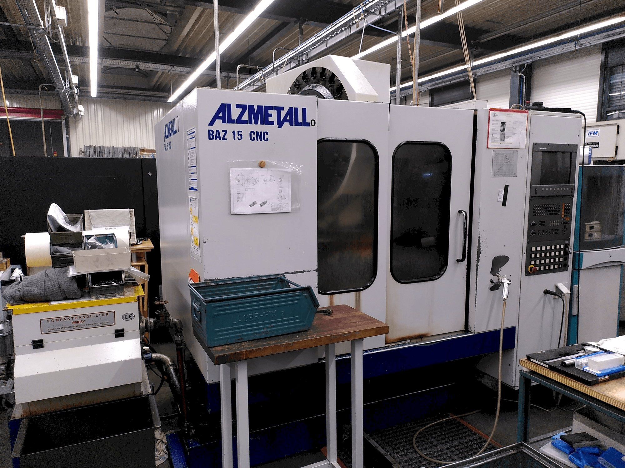 Koneen Alzmetall BAZ 15 CNC etunäkymä