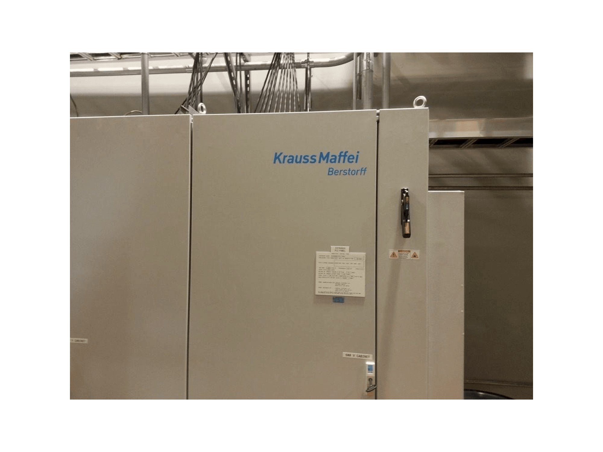Koneen Krauss Maffei Berstorff Extrusion Line etunäkymä