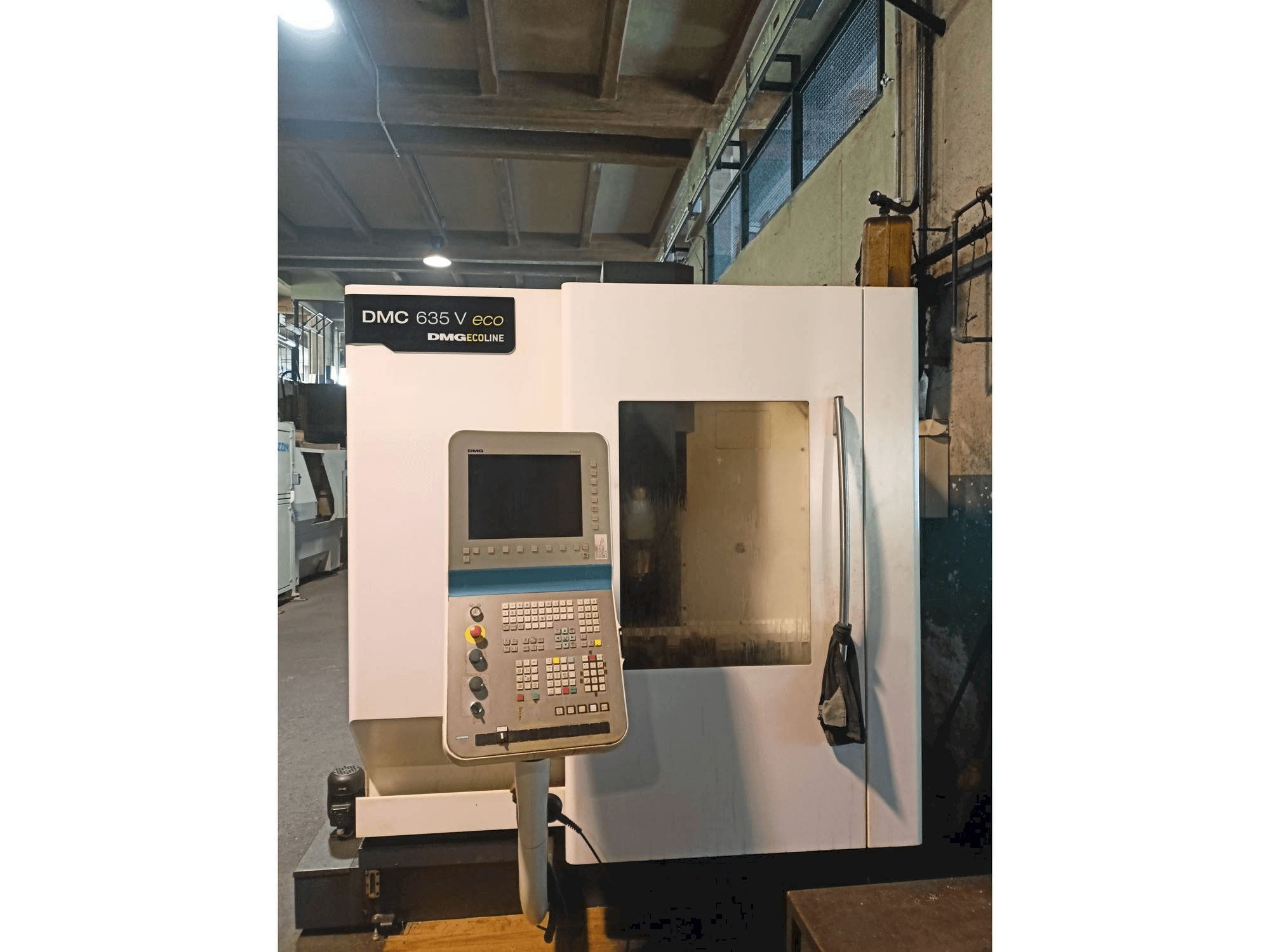 Koneen DMG DMC 635V Ecoline etunäkymä