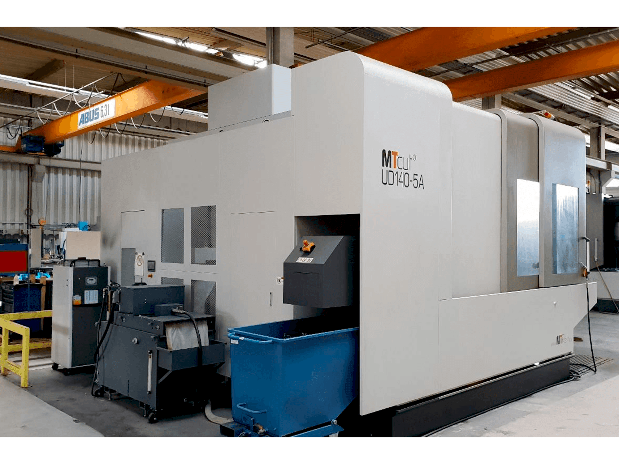Koneen MTcut UD140H-5A etunäkymä