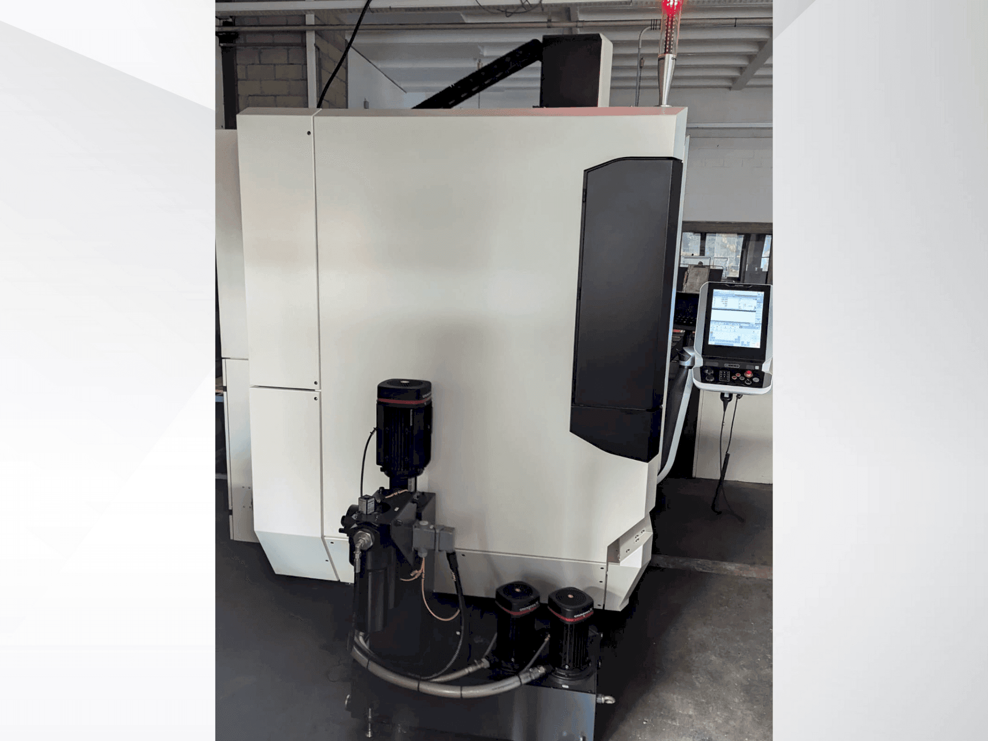 Koneen DMG MORI CMX 50U etunäkymä