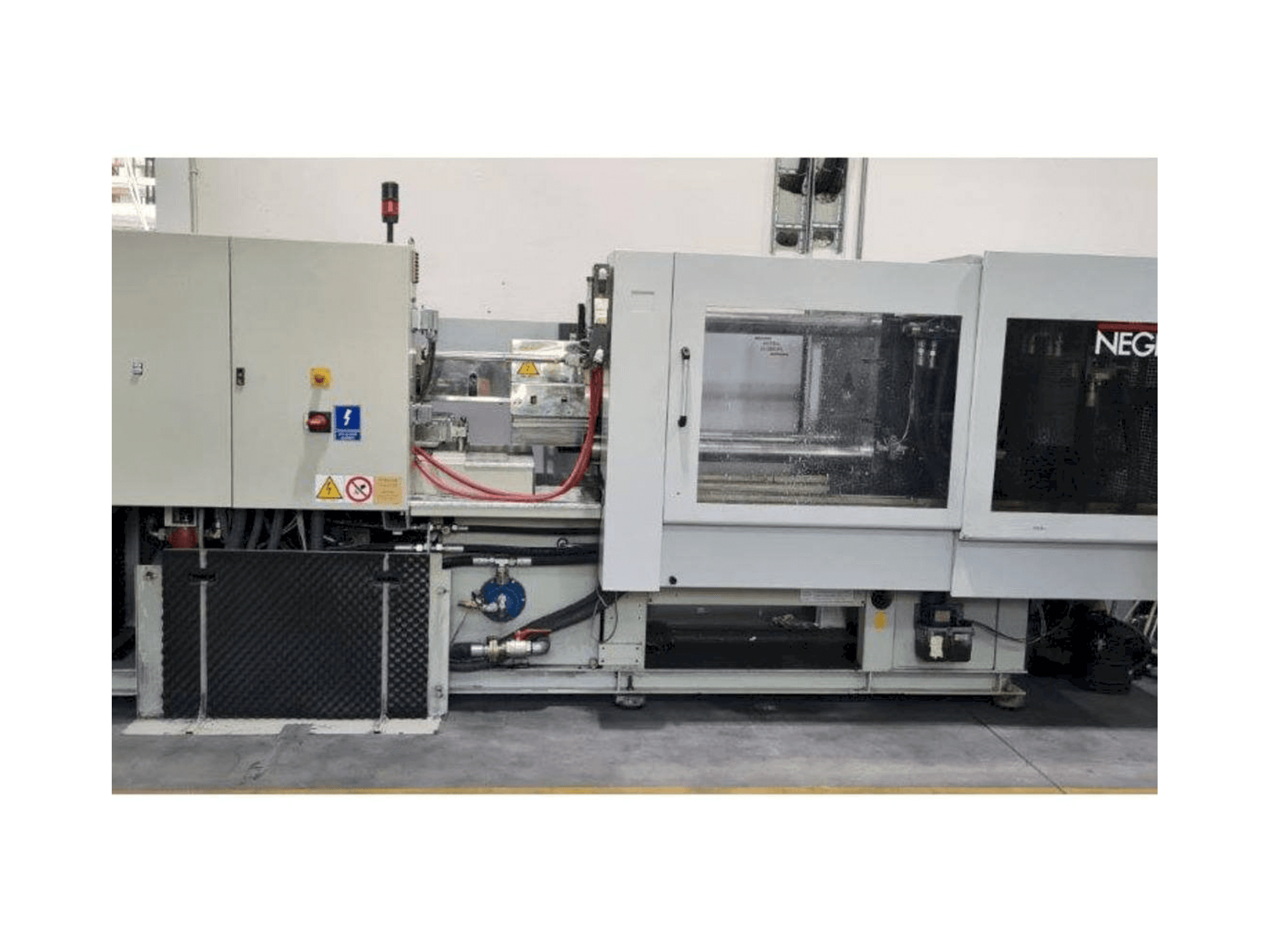 Koneen Negri Bossi V210 etunäkymä