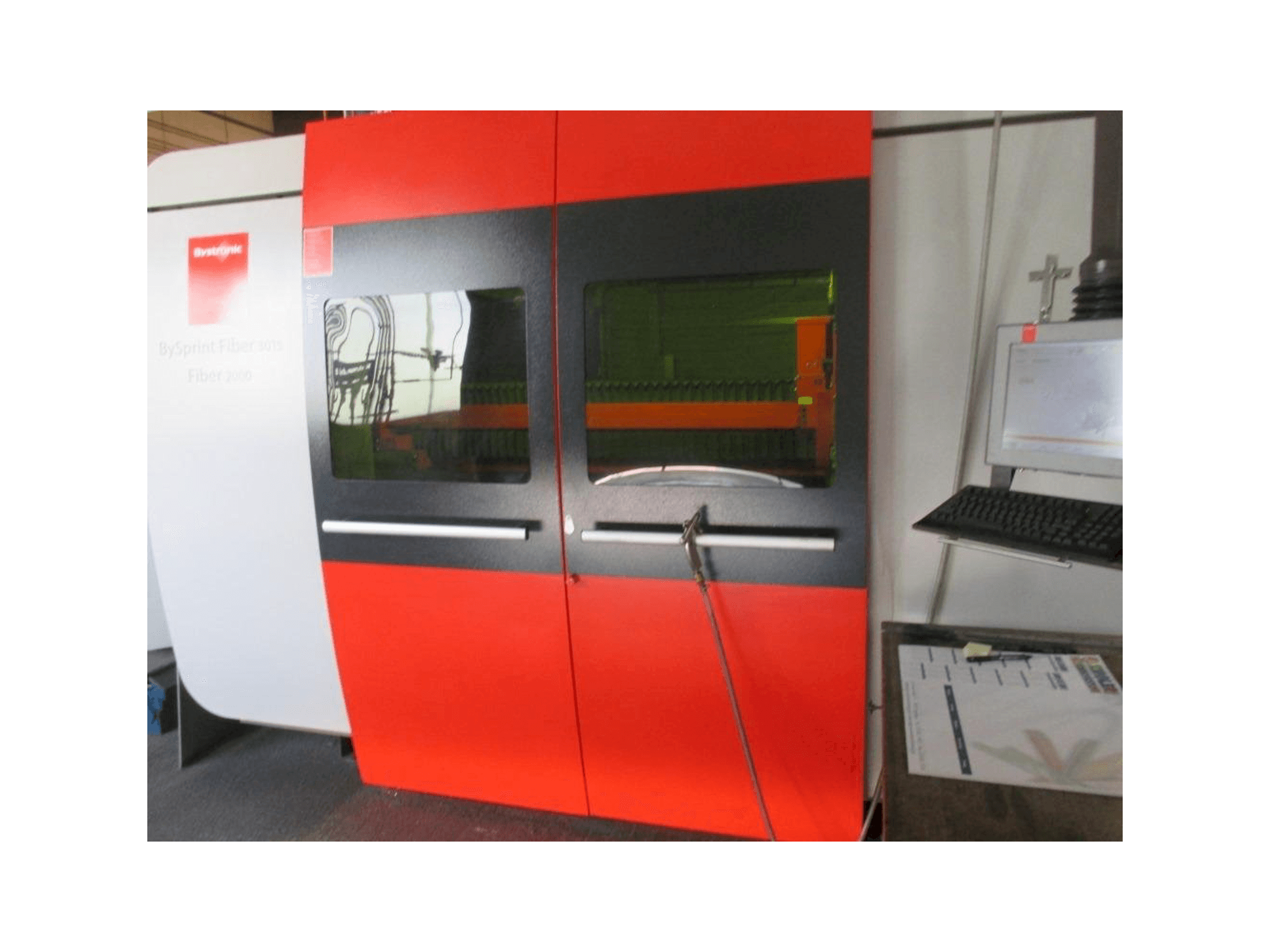 Koneen Bystronic BySprint Fiber 3015 etunäkymä