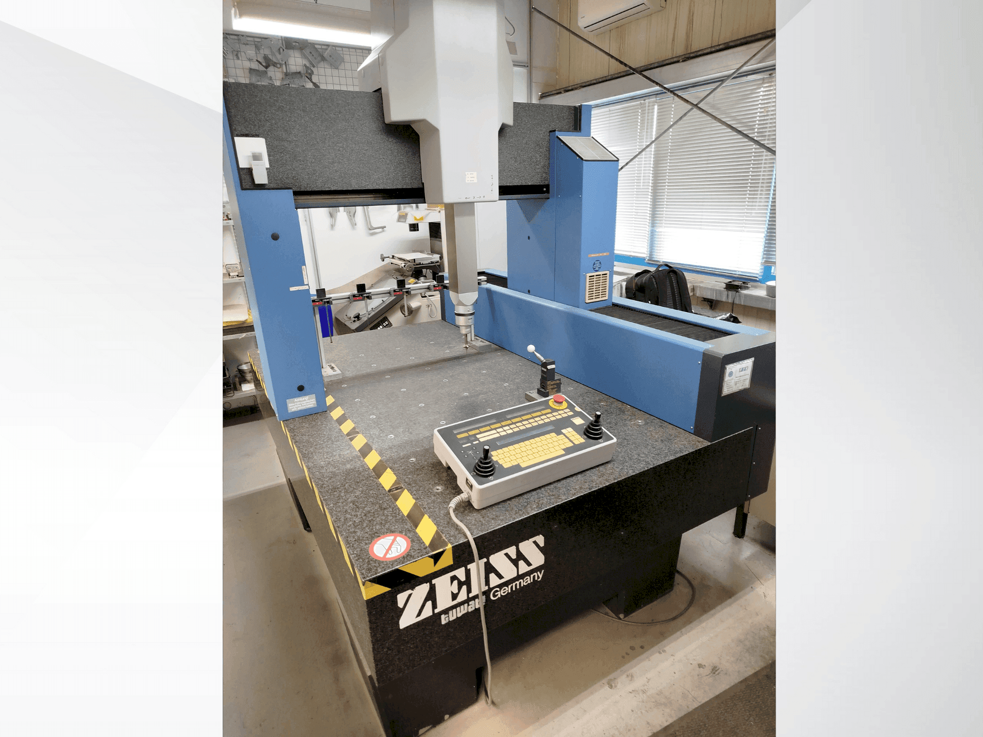 Koneen ZEISS Contura G2 etunäkymä