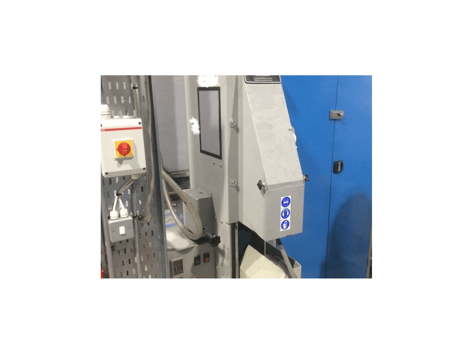 Koneen Loeser KS 100 etunäkymä