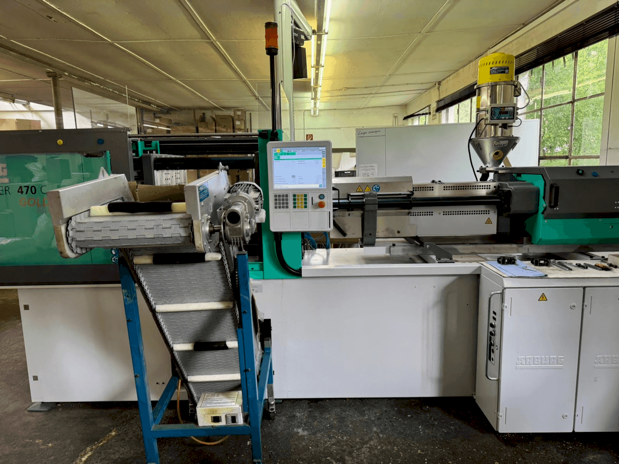 Koneen Arburg 470 C 1500-800 etunäkymä